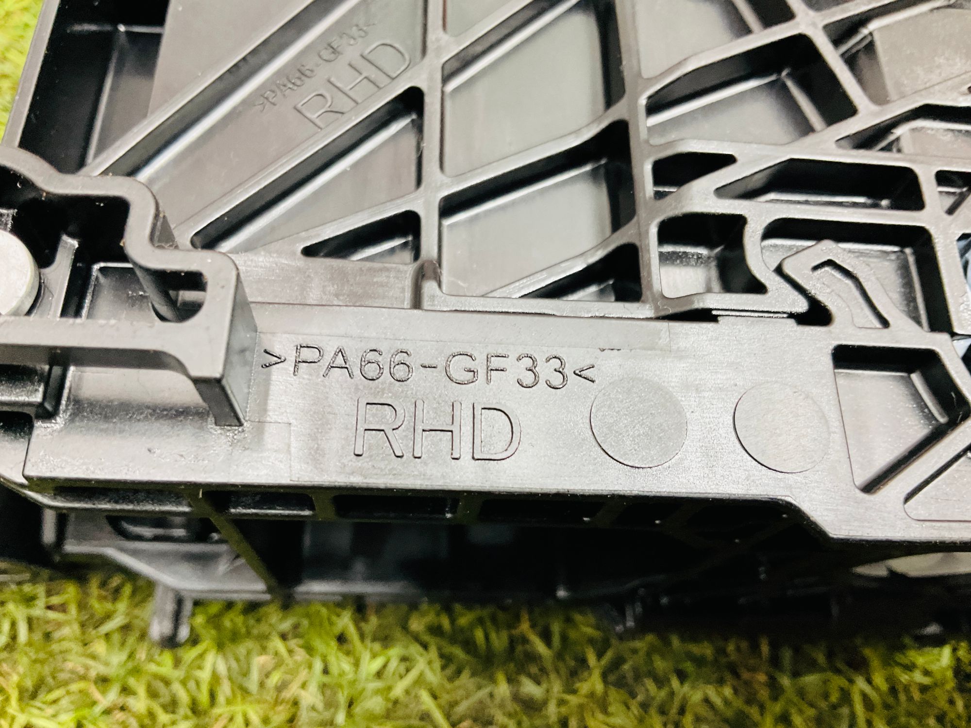 https://ycs.partsauto.market/partsauto-images/thmbs/userImages/h353NjtZg3VDP19b5HMt7LlpbQ93/part/3aceb282-7c41-45ee-9b72-39235b3d4fec_1780054566896.jpg