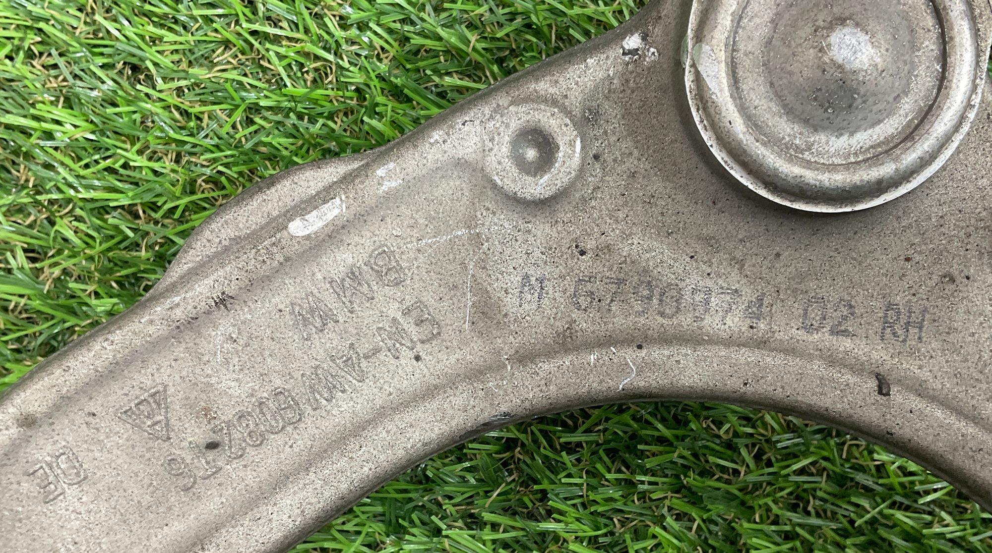https://ycs.partsauto.market/partsauto-images/thmbs/userImages/h353NjtZg3VDP19b5HMt7LlpbQ93/part/3bc08490-ecae-4255-8c4f-cb2e8b8d70a5_1746710335274.jpg