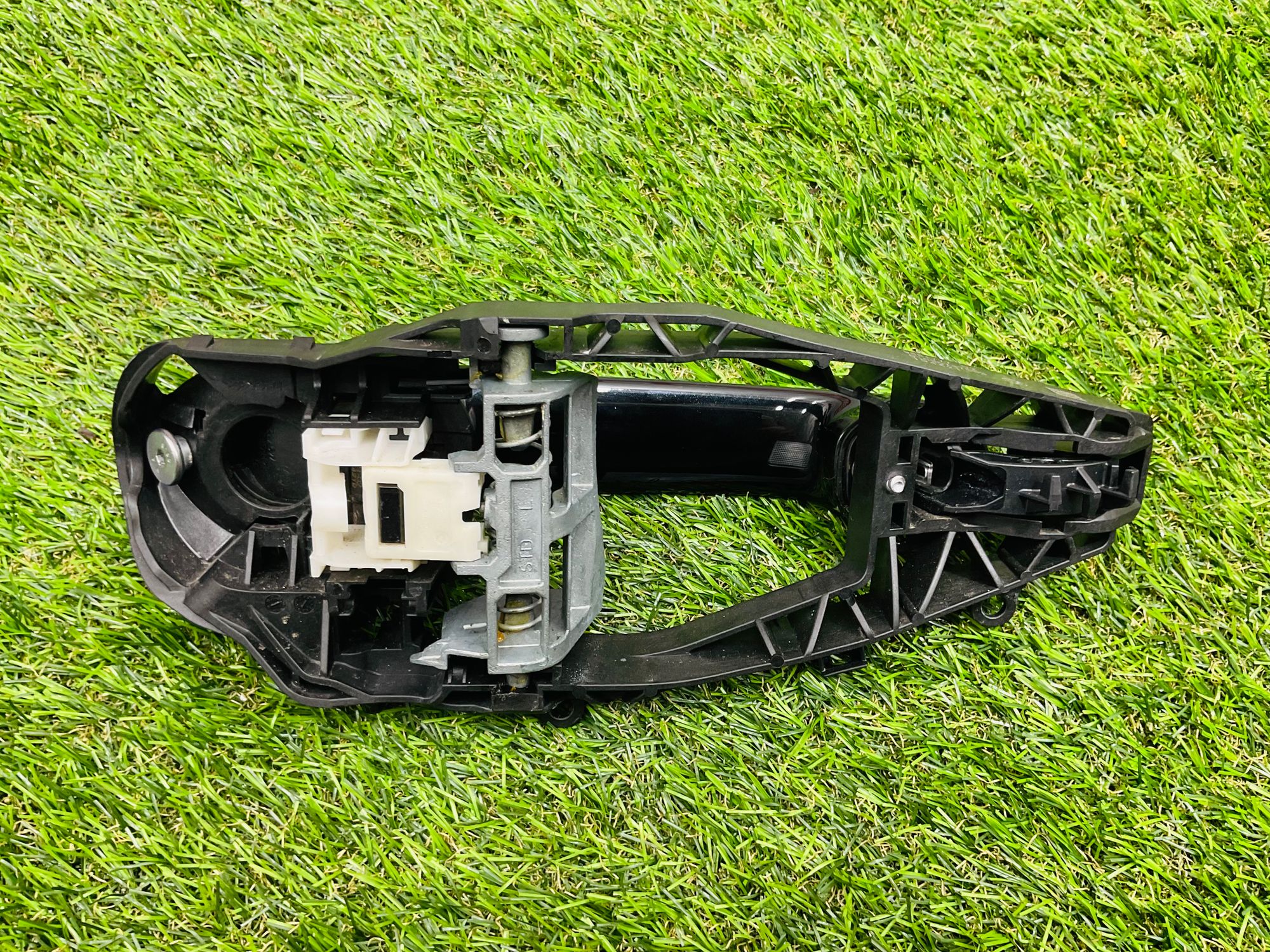 https://ycs.partsauto.market/partsauto-images/thmbs/userImages/h353NjtZg3VDP19b5HMt7LlpbQ93/part/3bc7d552-ea8a-4ea2-81d3-8c633e366b2f_1781353168860.jpg