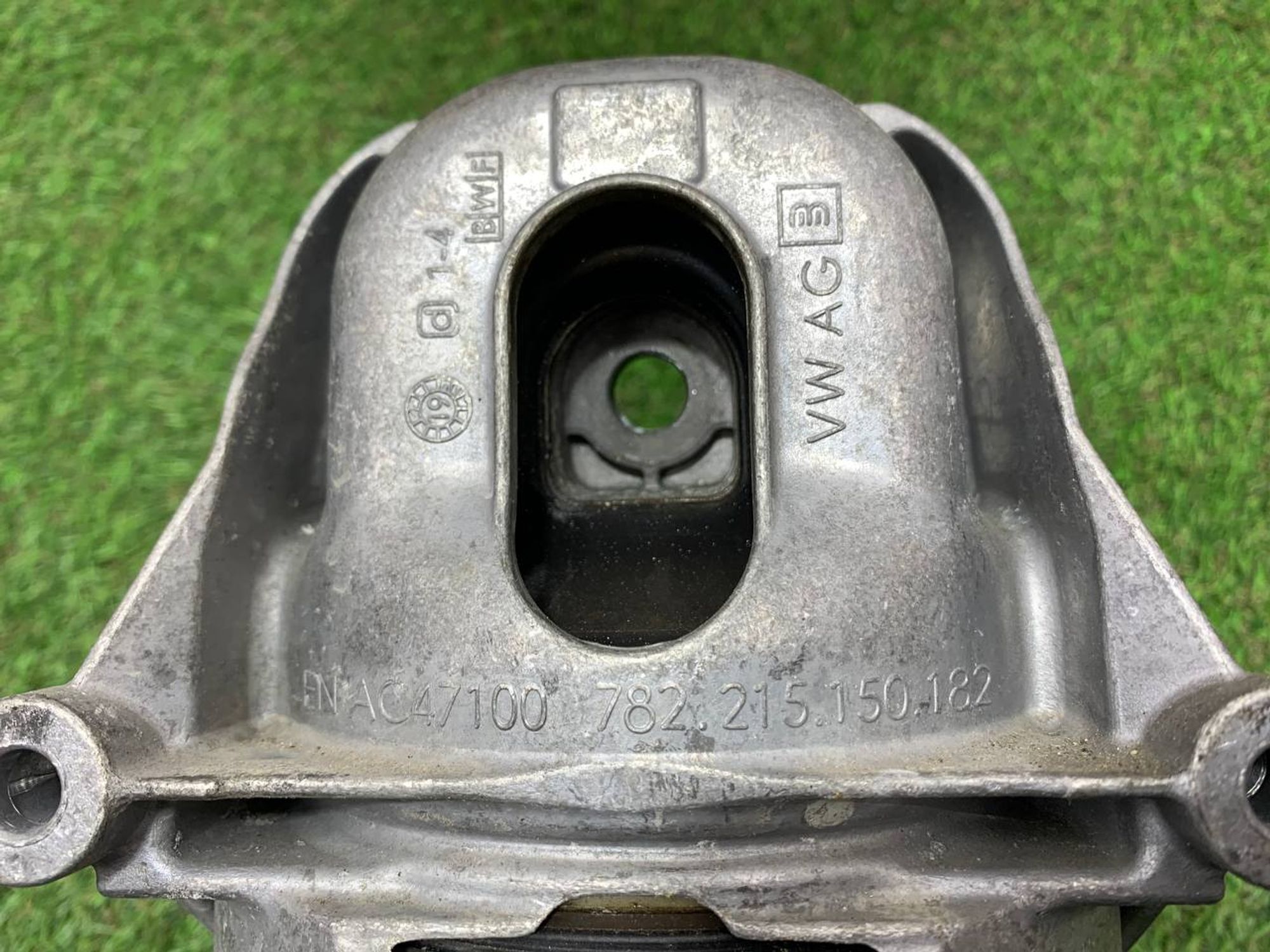 https://ycs.partsauto.market/partsauto-images/thmbs/userImages/h353NjtZg3VDP19b5HMt7LlpbQ93/part/3c108360-6b0f-4ec1-99fd-e4e905f8bdfe_1716196708691.jpg