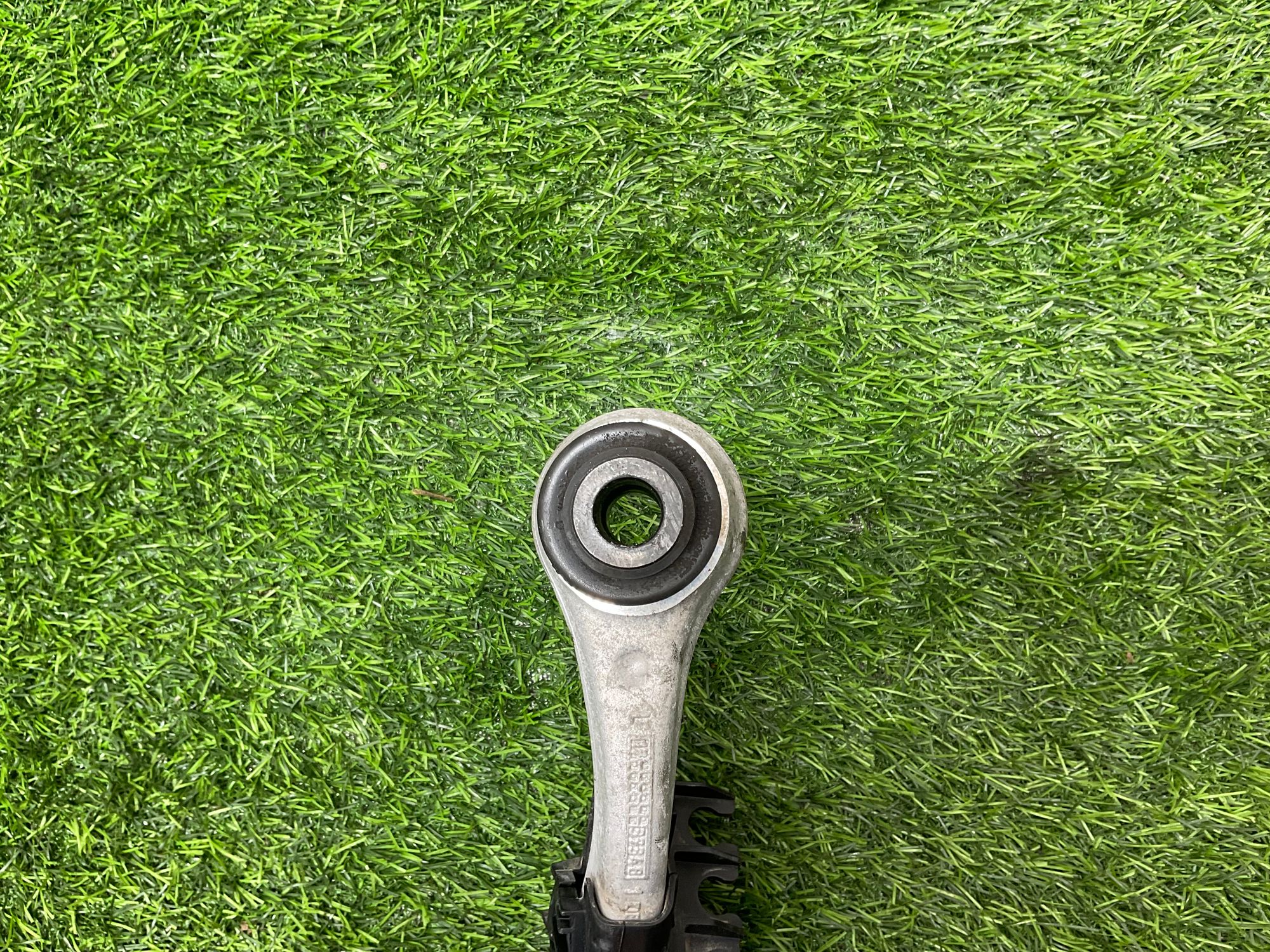 https://ycs.partsauto.market/partsauto-images/thmbs/userImages/h353NjtZg3VDP19b5HMt7LlpbQ93/part/3c3016ae-8ec4-4582-b0d9-6528e9aa8de6_1733753664183.jpg