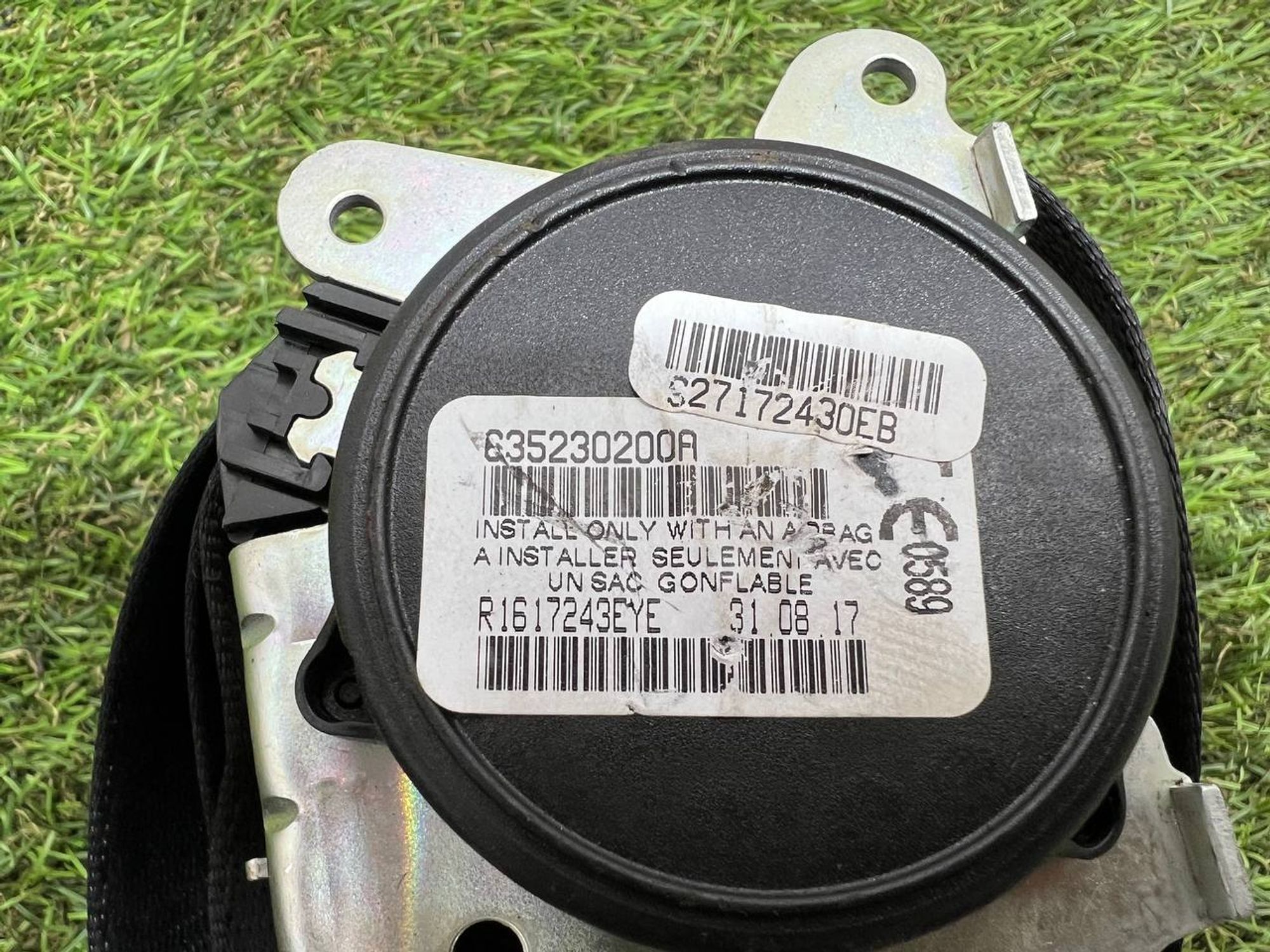 https://ycs.partsauto.market/partsauto-images/thmbs/userImages/h353NjtZg3VDP19b5HMt7LlpbQ93/part/3c4263fd-4820-47fc-98cc-0c005c313c06_1711711523959.jpg