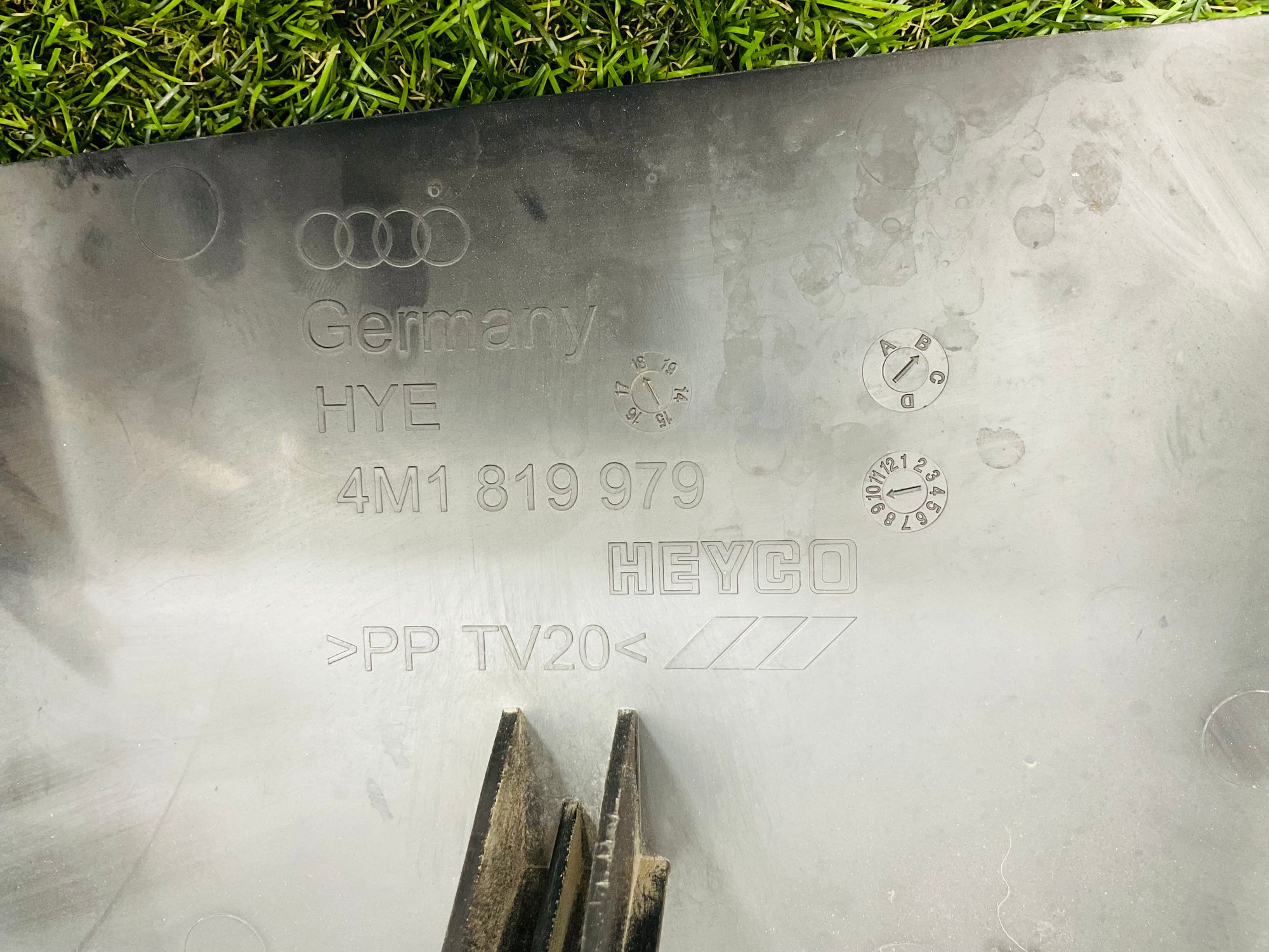 https://ycs.partsauto.market/partsauto-images/thmbs/userImages/h353NjtZg3VDP19b5HMt7LlpbQ93/part/3d047ebd-ec34-4e17-9aab-a8b98f028e48_1785574653703.jpg