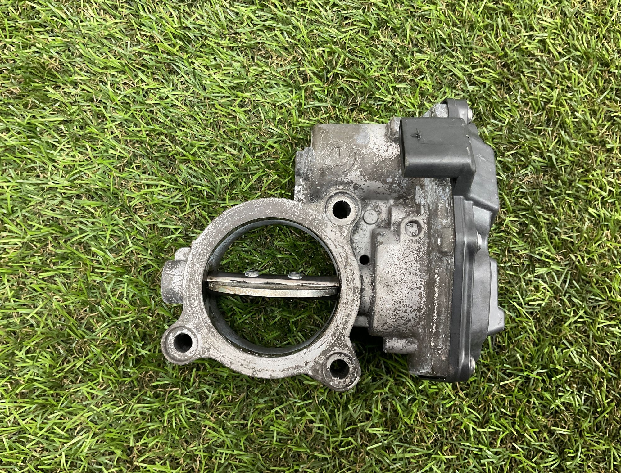 Дроссельная заслонка Bmw 5 серия, F10/F11/F07 рестайлинг N57D30A, 2000 рублей, Москва