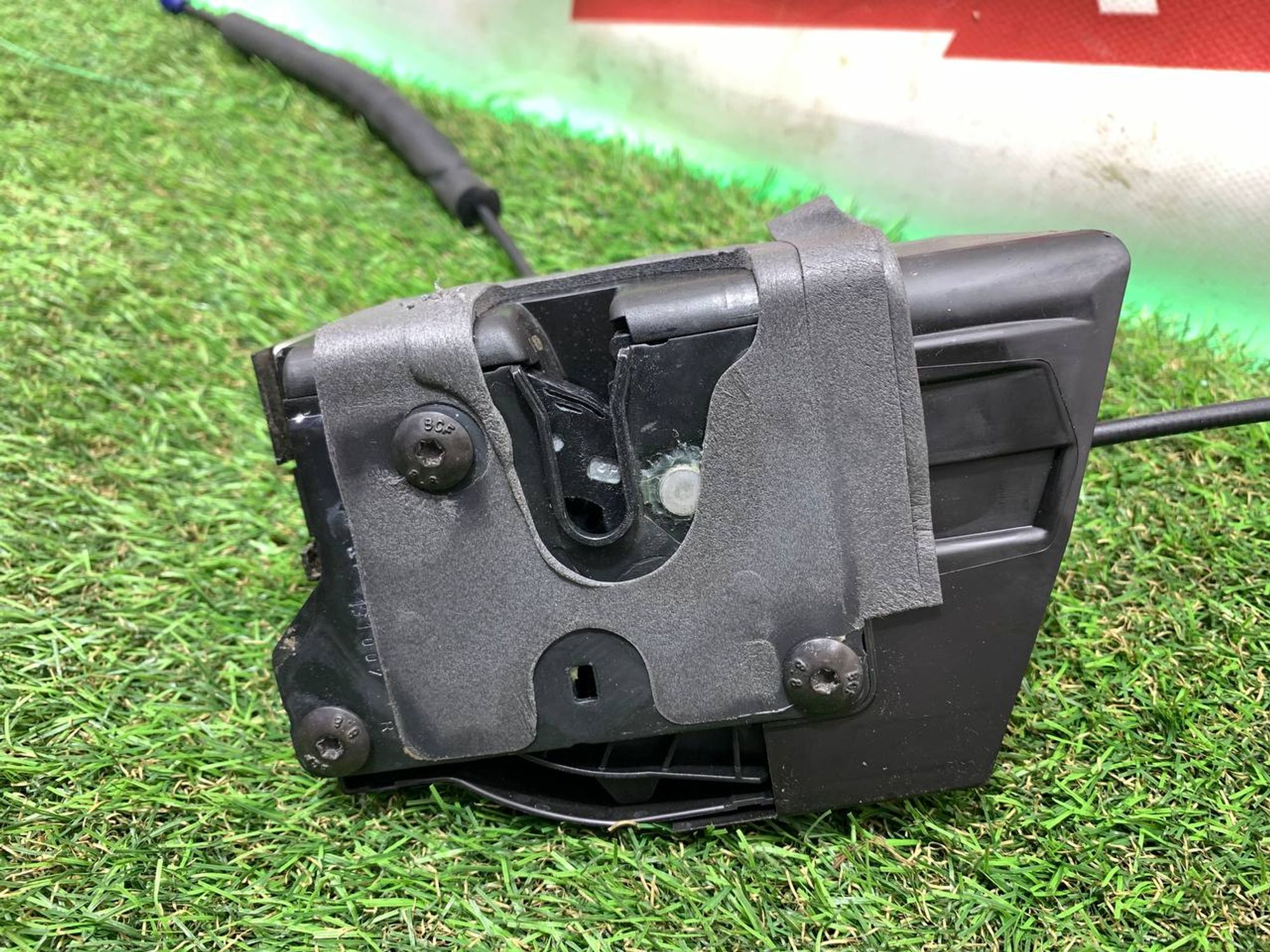 https://ycs.partsauto.market/partsauto-images/thmbs/userImages/h353NjtZg3VDP19b5HMt7LlpbQ93/part/3db32664-44da-46cd-85b3-45b0f98136aa_1716908978863.jpg