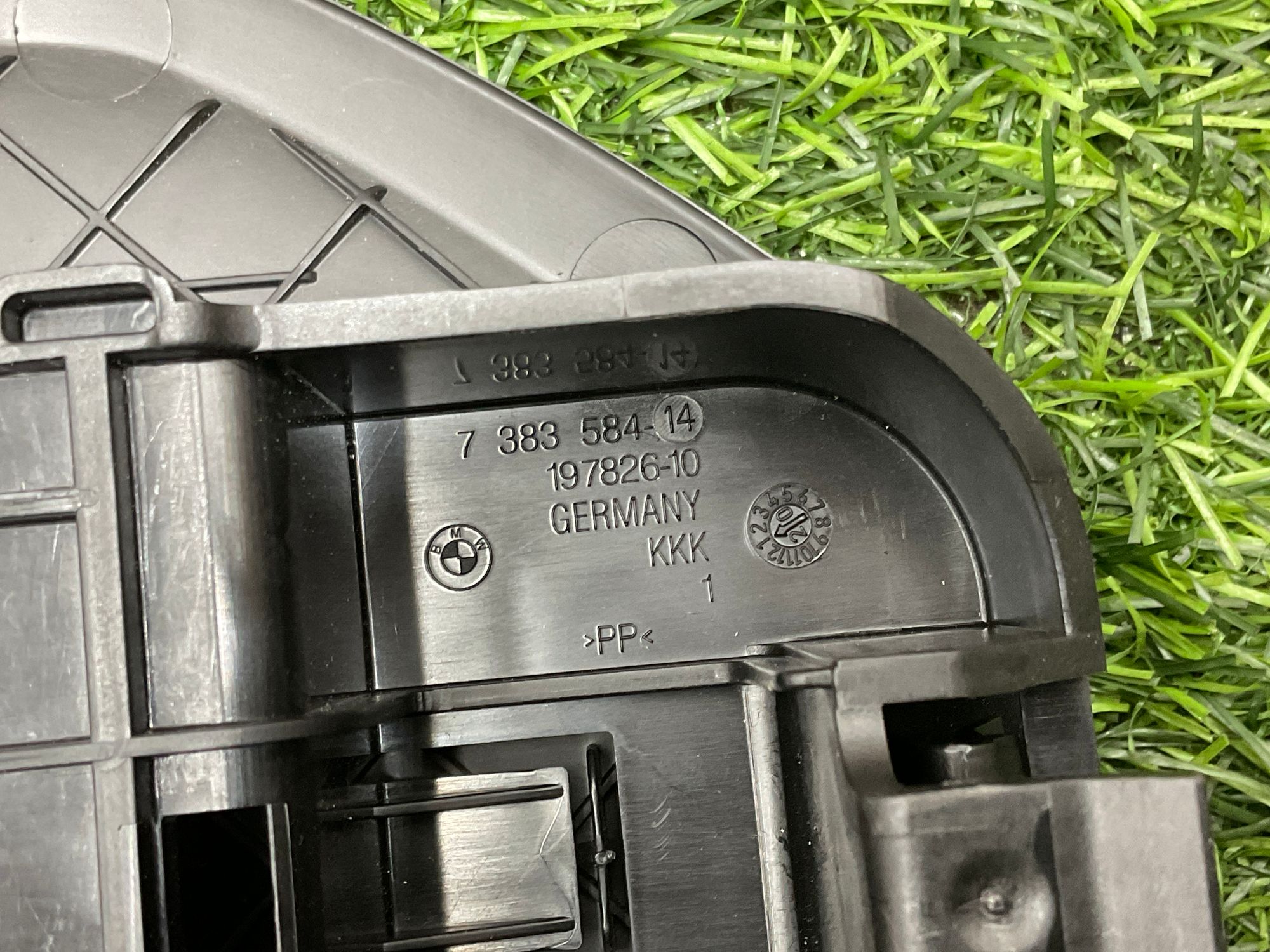 https://ycs.partsauto.market/partsauto-images/thmbs/userImages/h353NjtZg3VDP19b5HMt7LlpbQ93/part/3df26016-b62d-421f-ae97-6c058eb45167_1735222375703.jpg