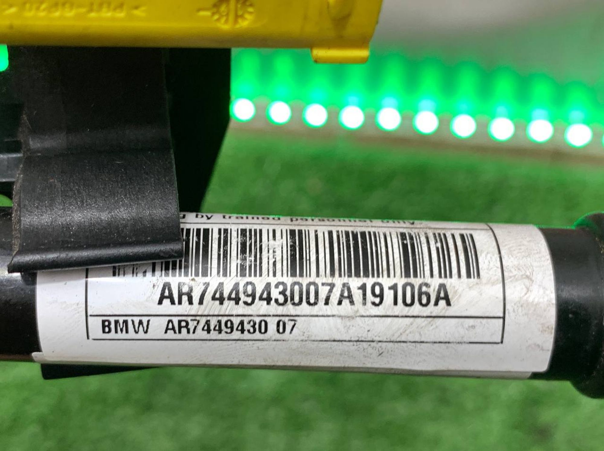 https://ycs.partsauto.market/partsauto-images/thmbs/userImages/h353NjtZg3VDP19b5HMt7LlpbQ93/part/3ea14a7f-a785-4200-94f1-632becfaf4fd_1720106924690.jpg