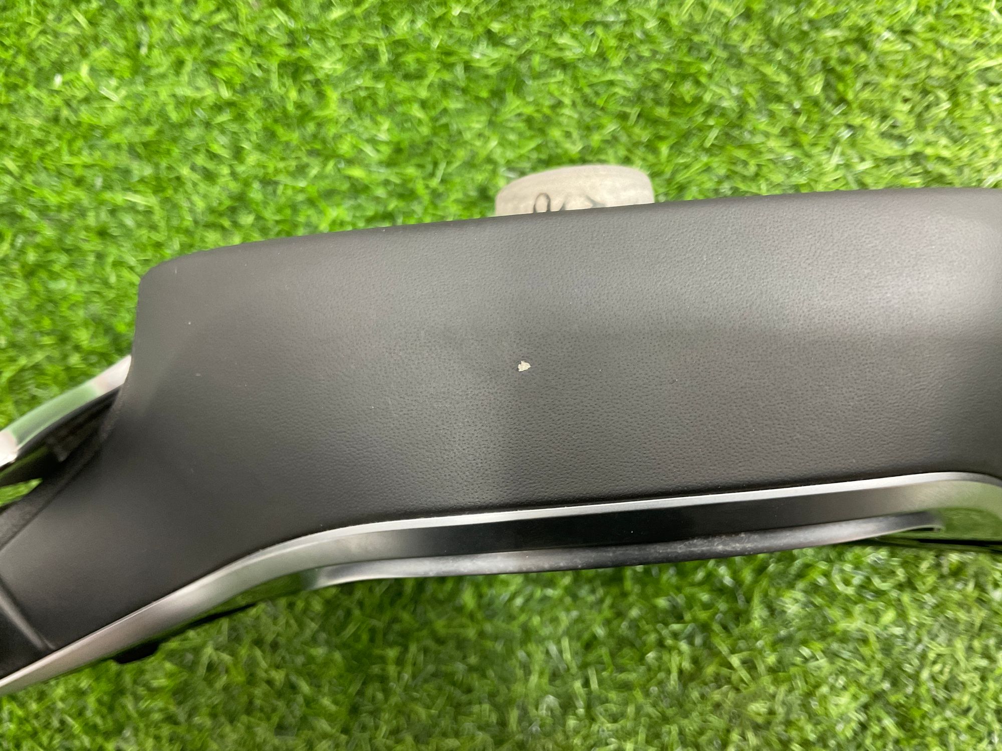 https://ycs.partsauto.market/partsauto-images/thmbs/userImages/h353NjtZg3VDP19b5HMt7LlpbQ93/part/3ed42081-127a-450e-bdee-877e2369084a_1741686587160.jpg