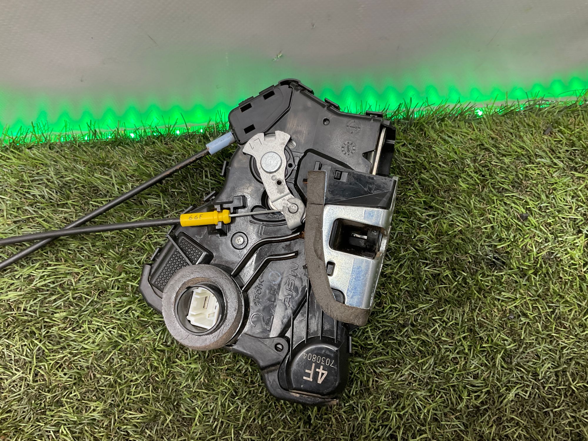 Замок двери левой передней Toyota Land Cruiser 200 рестайлинг 2 (2015—2023) 2017, 3000 рублей, Москва