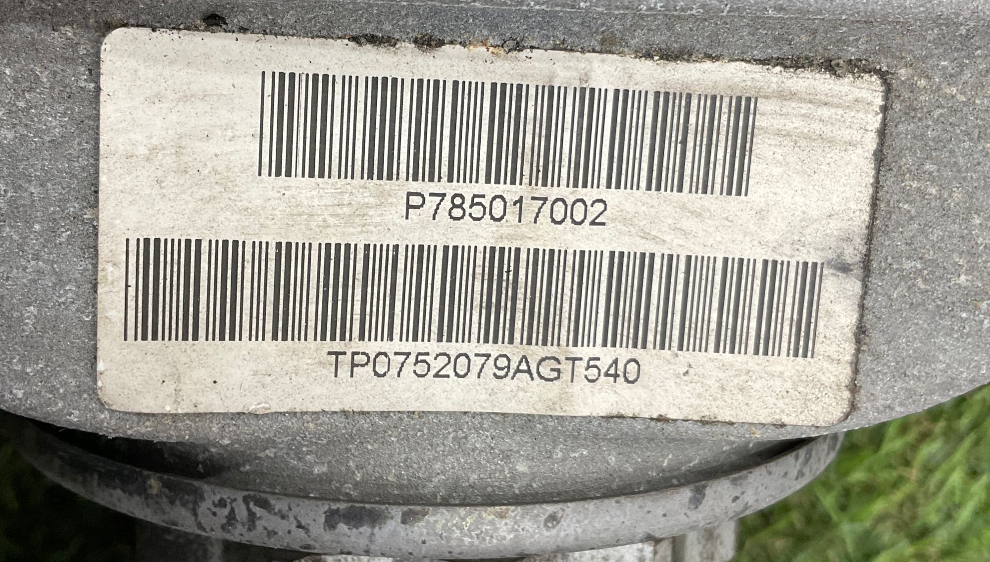 https://ycs.partsauto.market/partsauto-images/thmbs/userImages/h353NjtZg3VDP19b5HMt7LlpbQ93/part/402b359d-a28d-40ba-886c-181bc9caa215_1748251826786.jpg