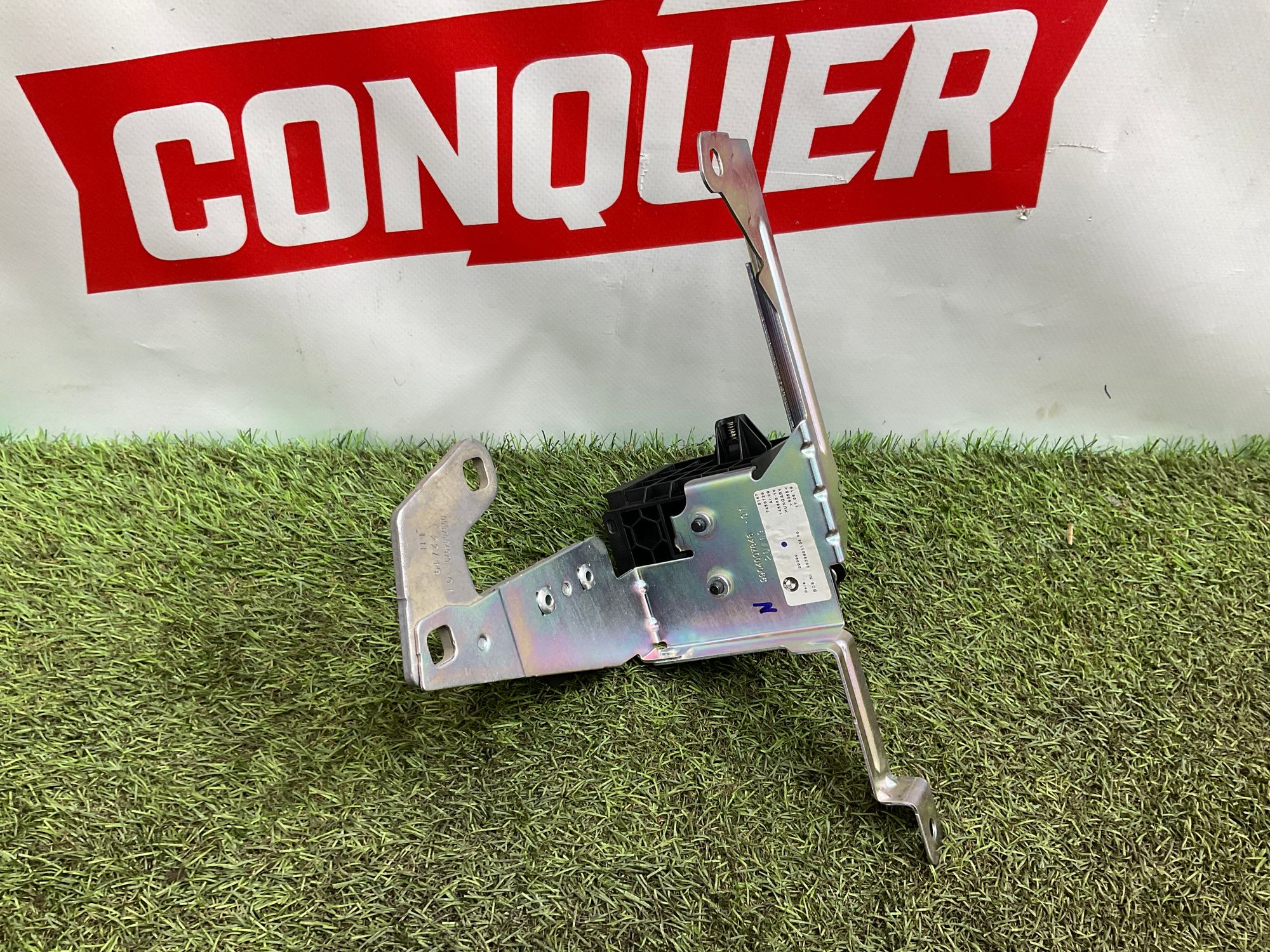 Держатель шторки разд. сетки багаж. отдел. BMW G21, 2000 рублей, Москва