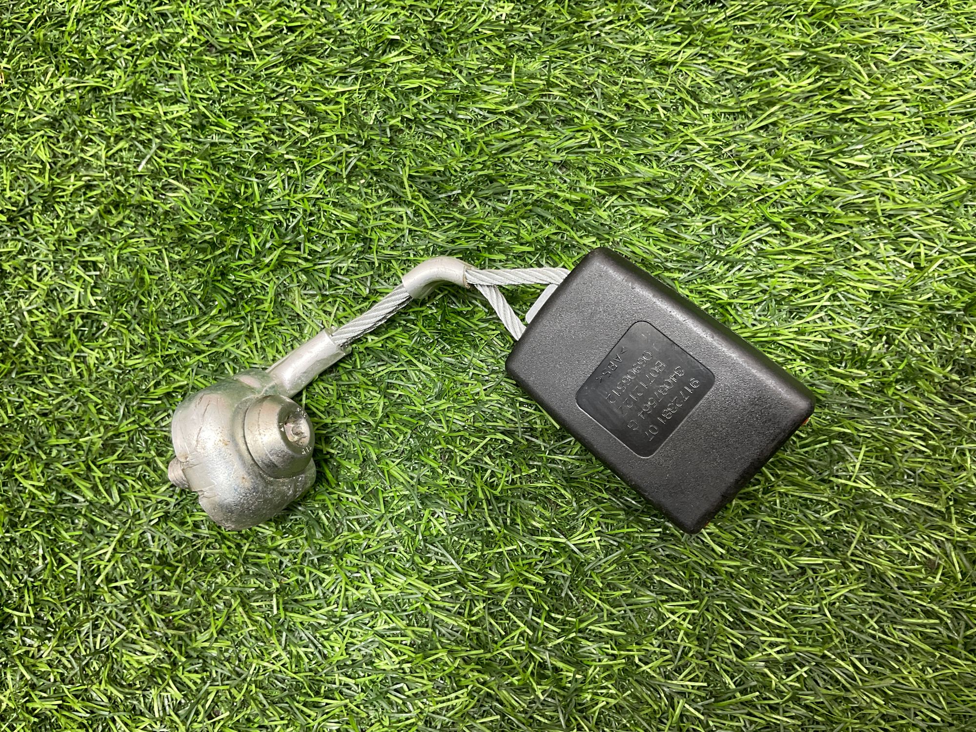 Замок ремня безопасности задний левый BMW 6 F06, 1000 рублей, Москва