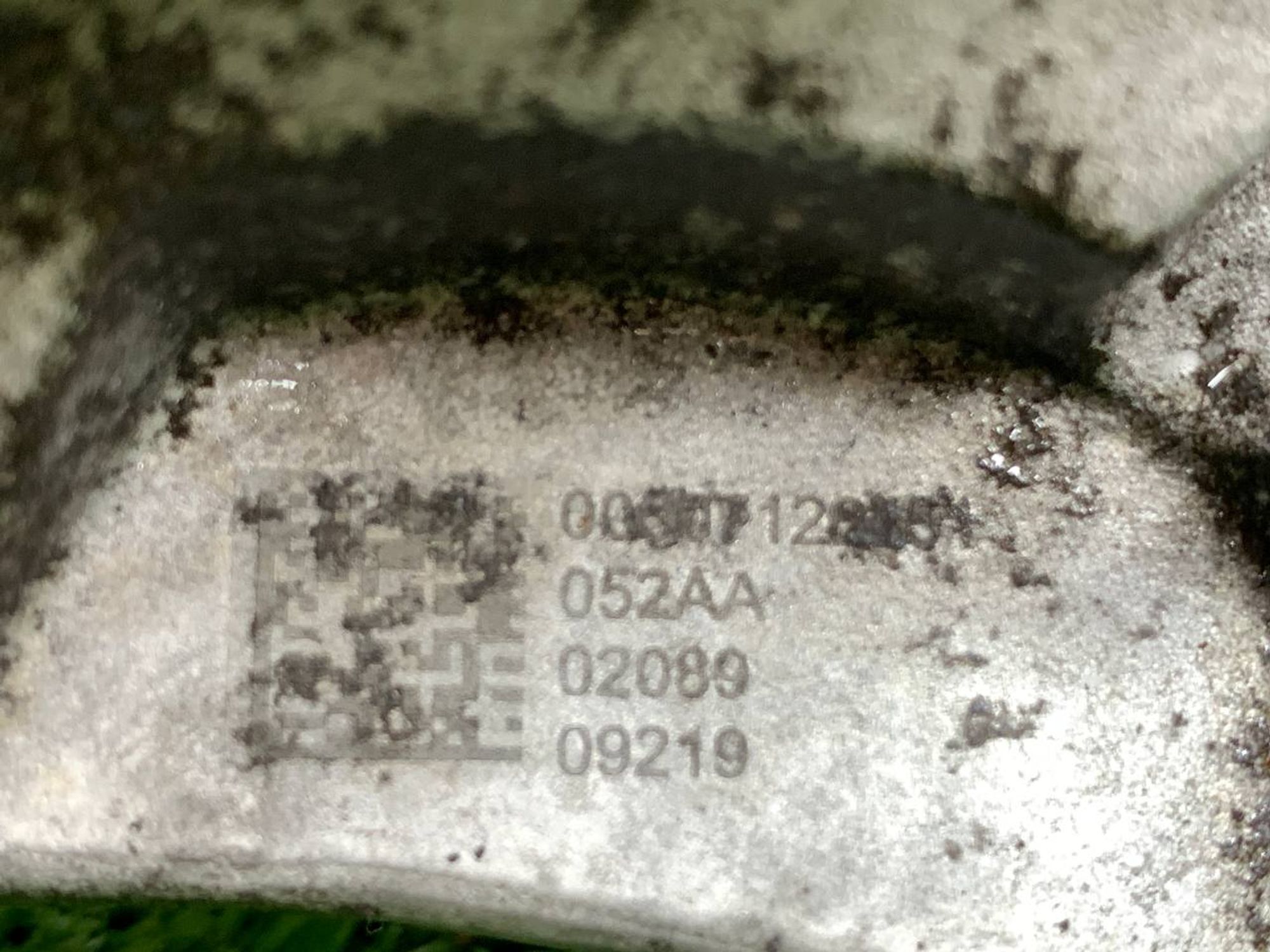 https://ycs.partsauto.market/partsauto-images/thmbs/userImages/h353NjtZg3VDP19b5HMt7LlpbQ93/part/41cdca4a-5e07-4abe-9697-fc7679e906fd_1720600234375.jpg