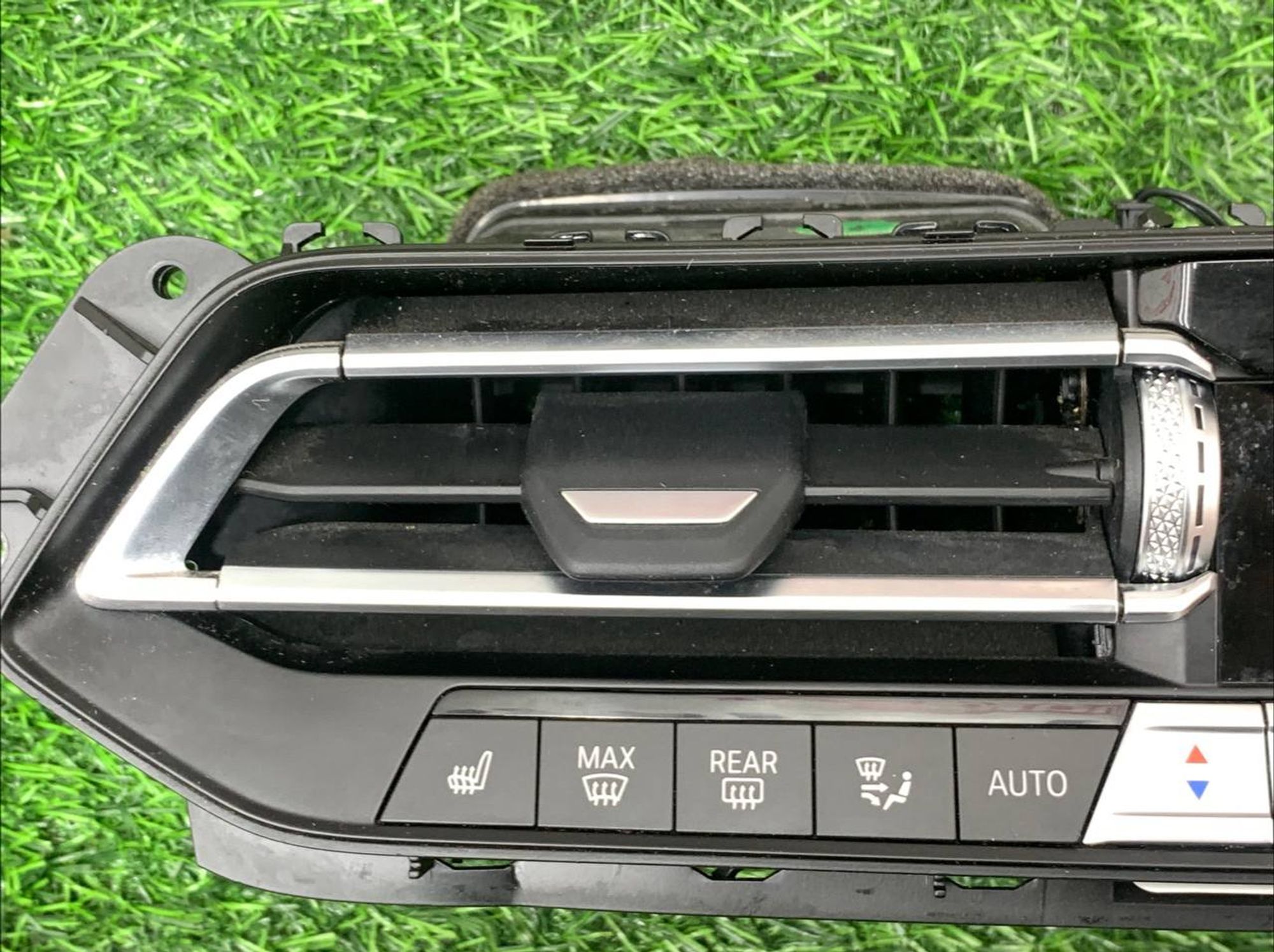 https://ycs.partsauto.market/partsauto-images/thmbs/userImages/h353NjtZg3VDP19b5HMt7LlpbQ93/part/41e069cc-ba54-4b32-a88a-0051a3a914e9_1732722073700.jpg