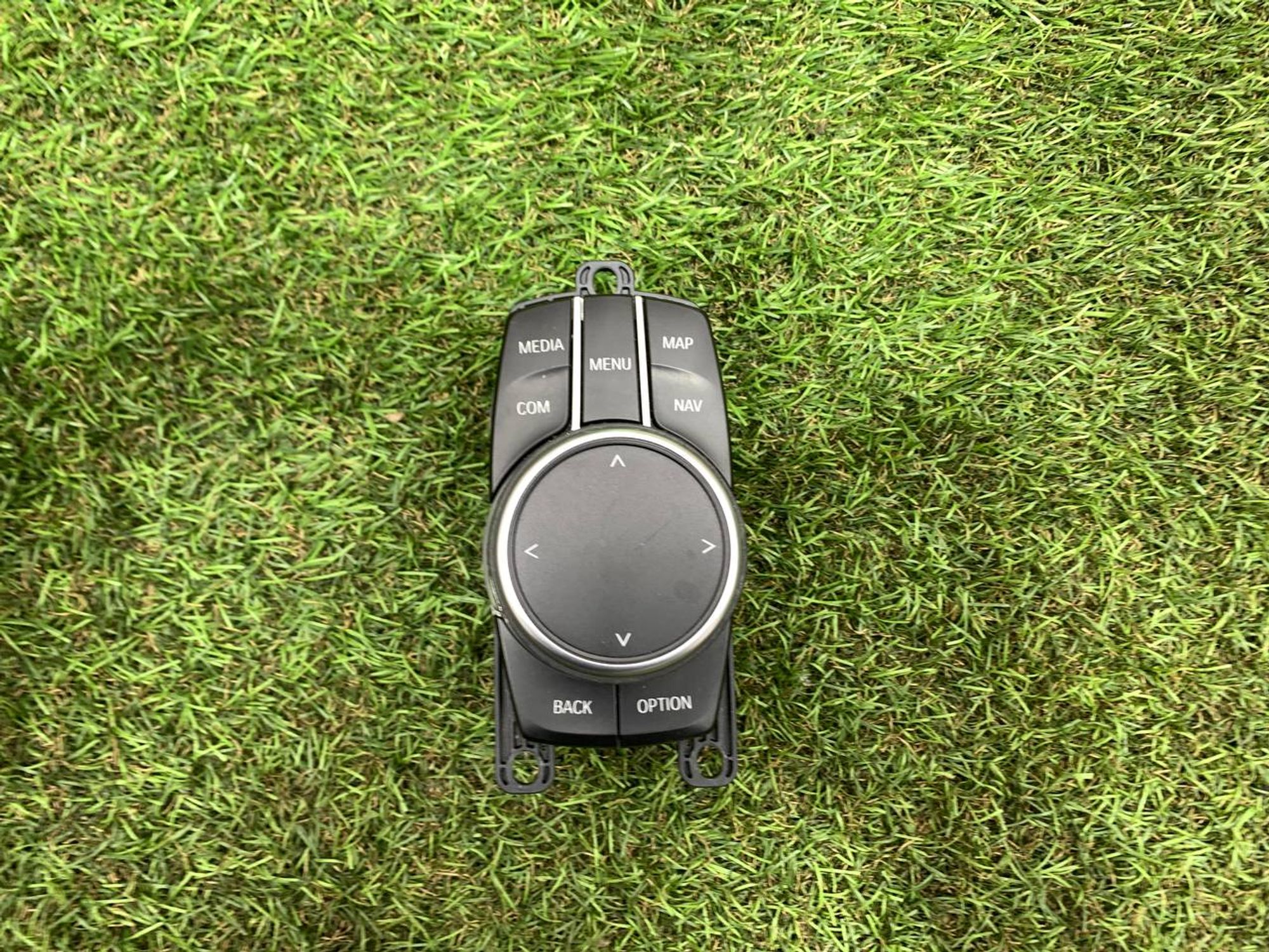 https://ycs.partsauto.market/partsauto-images/thmbs/userImages/h353NjtZg3VDP19b5HMt7LlpbQ93/part/422423db-1594-4861-888f-38cb8c629b7a_1715092066266.jpg