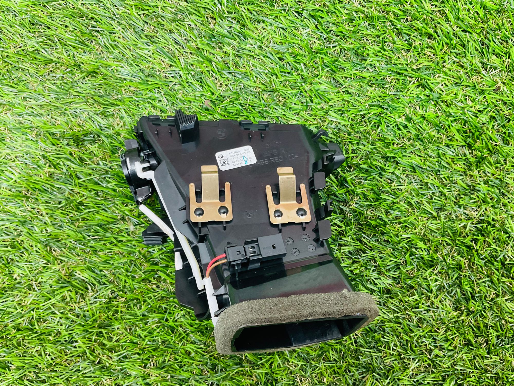 https://ycs.partsauto.market/partsauto-images/thmbs/userImages/h353NjtZg3VDP19b5HMt7LlpbQ93/part/4242bbd9-e4cf-482d-83c8-a8ece183dca5_1781534232485.jpg