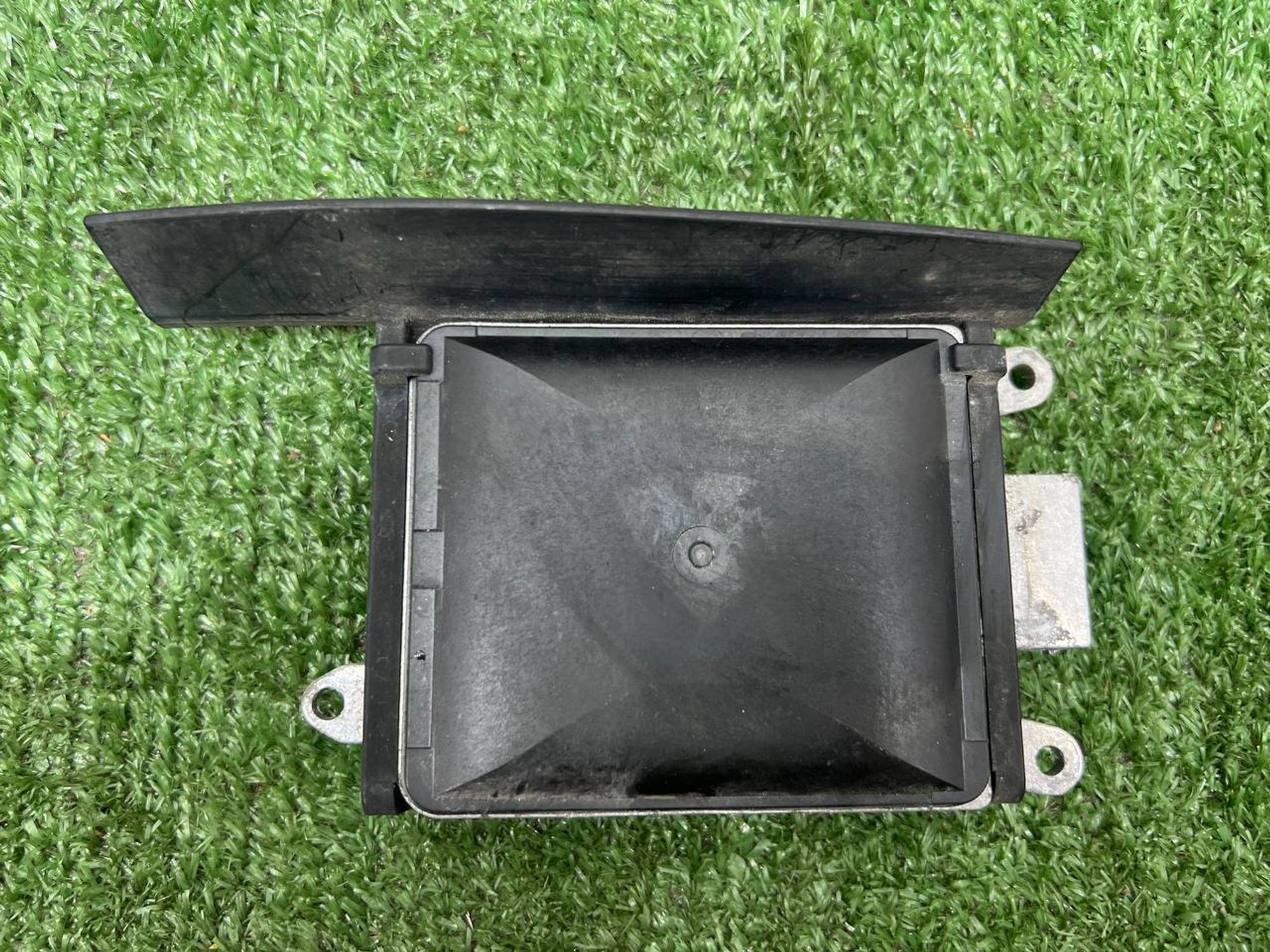 https://ycs.partsauto.market/partsauto-images/thmbs/userImages/h353NjtZg3VDP19b5HMt7LlpbQ93/part/42456d6d-58dd-4880-a219-a4ee7ea9ef5c_1730209907864.jpg