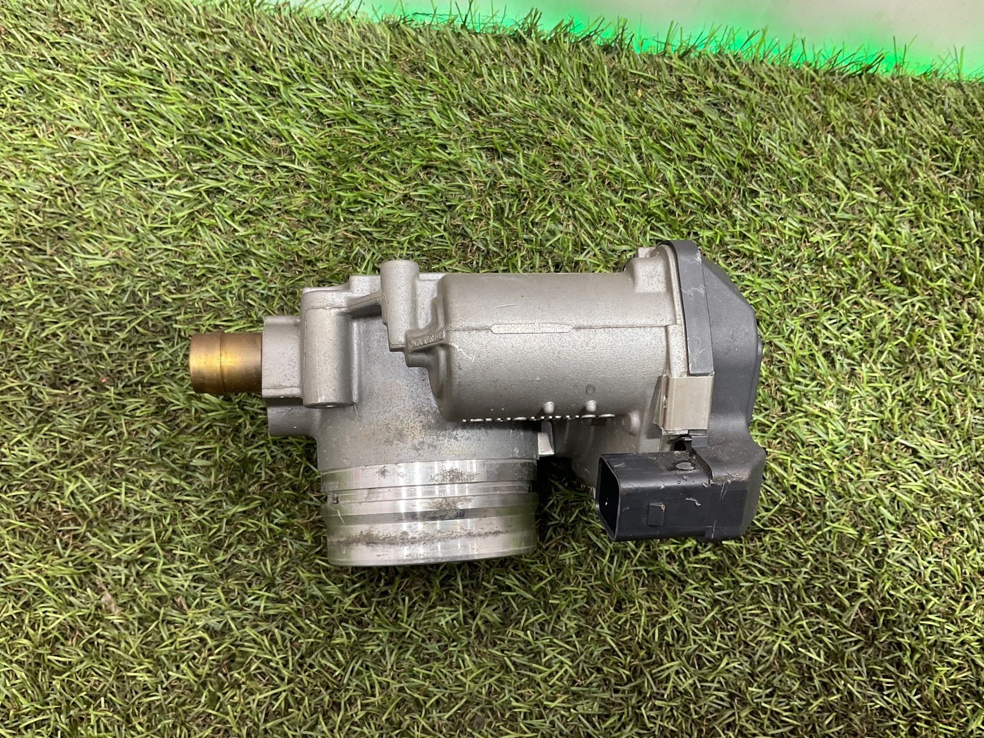 Дроссельная заслонка N20 BMW 5 серия, F10/F11/F07 рестайлинг, 1000 рублей, Москва