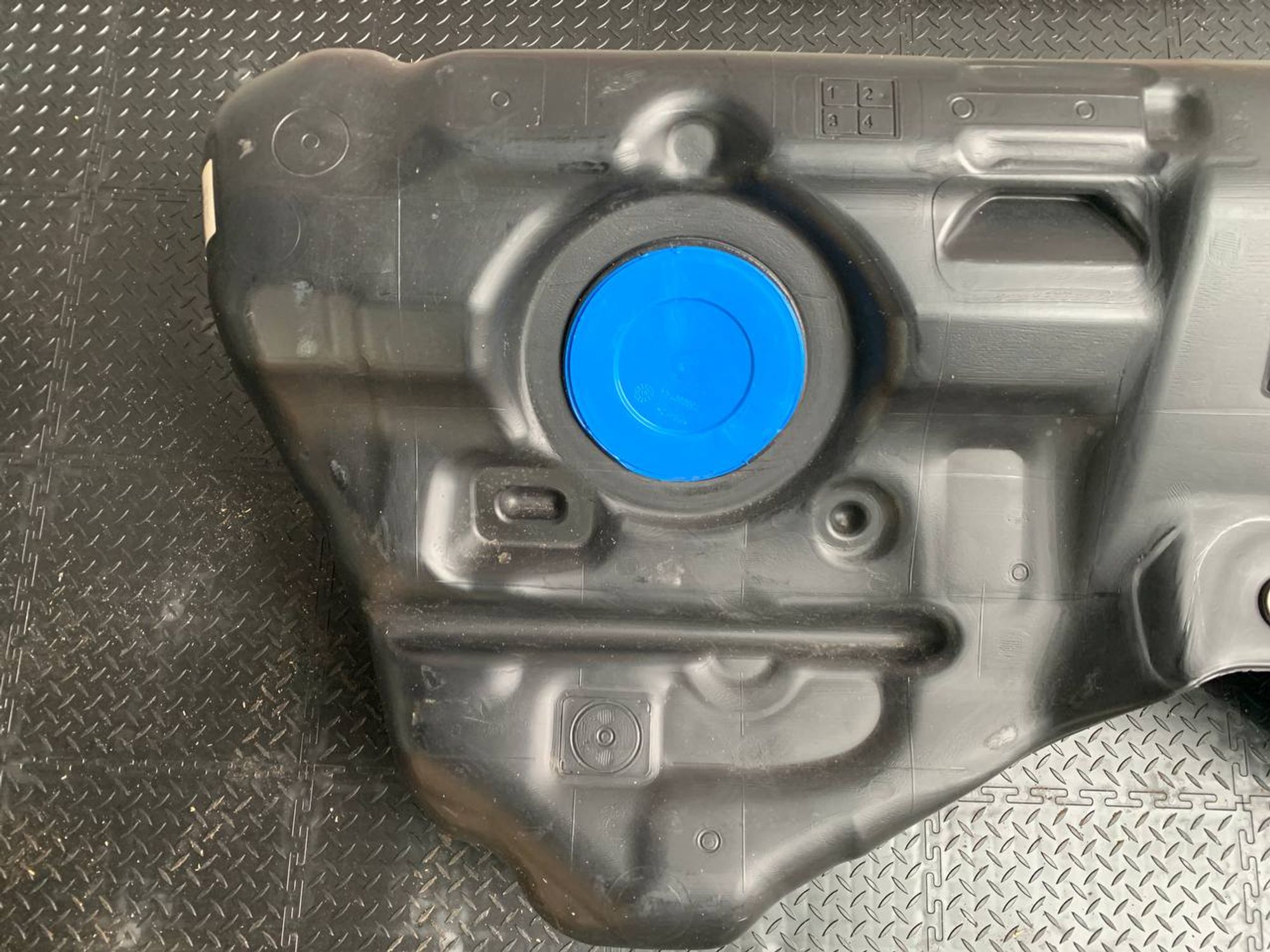 https://ycs.partsauto.market/partsauto-images/thmbs/userImages/h353NjtZg3VDP19b5HMt7LlpbQ93/part/44341a0b-821a-409c-8303-b39f77b40c34_1731316977762.jpg