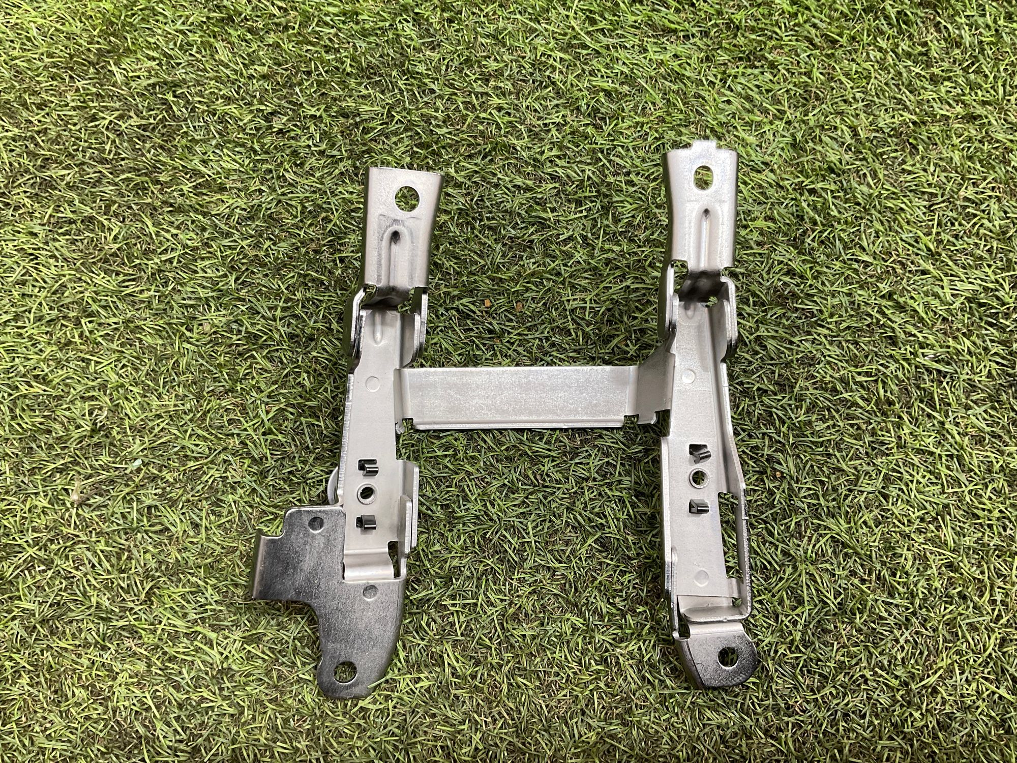 Кронштейн центральной консоли BMW 5 серия, G30/G31 рестайлинг, 500 рублей, Москва