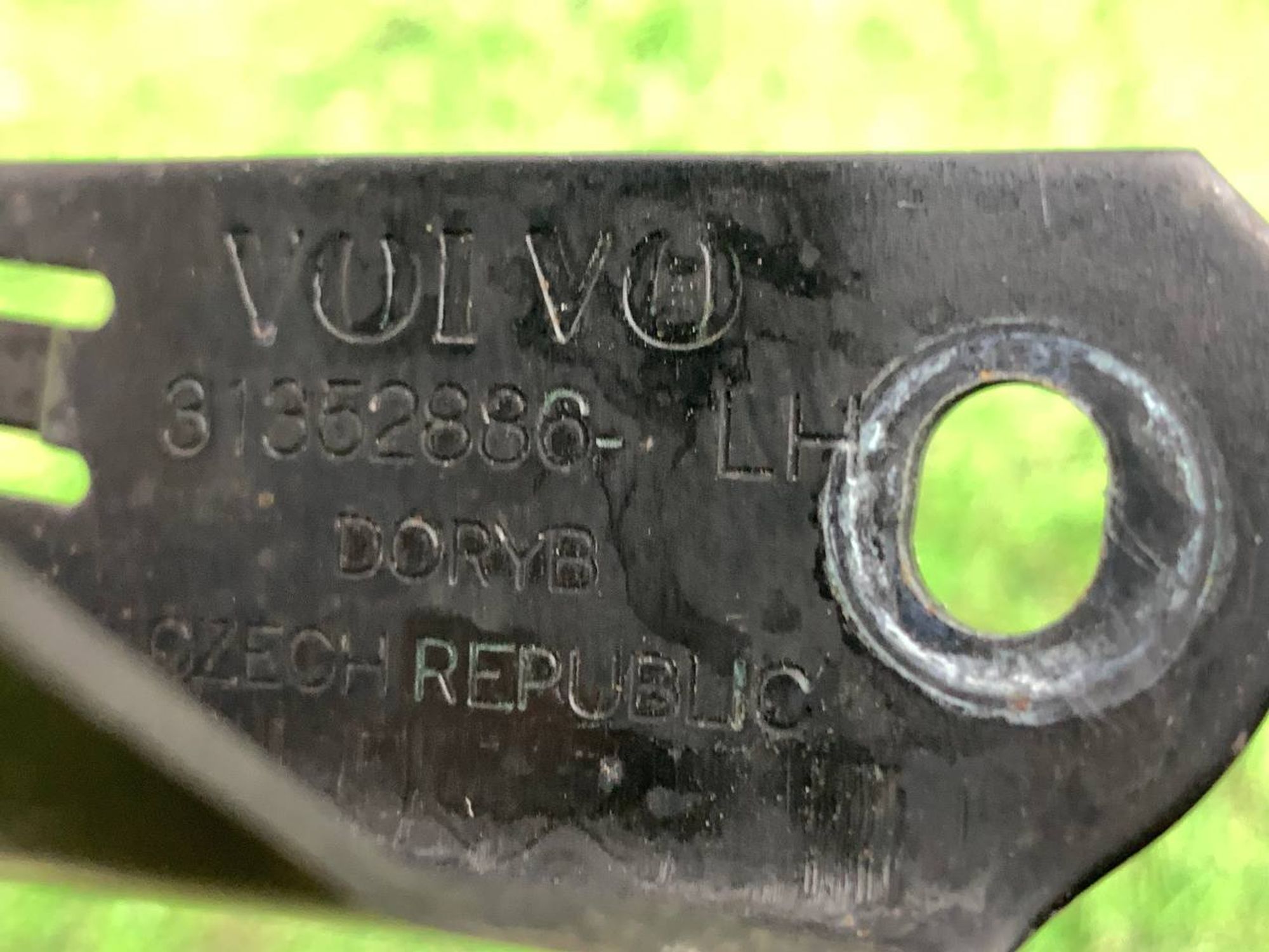 https://ycs.partsauto.market/partsauto-images/thmbs/userImages/h353NjtZg3VDP19b5HMt7LlpbQ93/part/4580d7f0-a1ca-45d1-8cb9-d5242be4b1f0_1716549678923.jpg