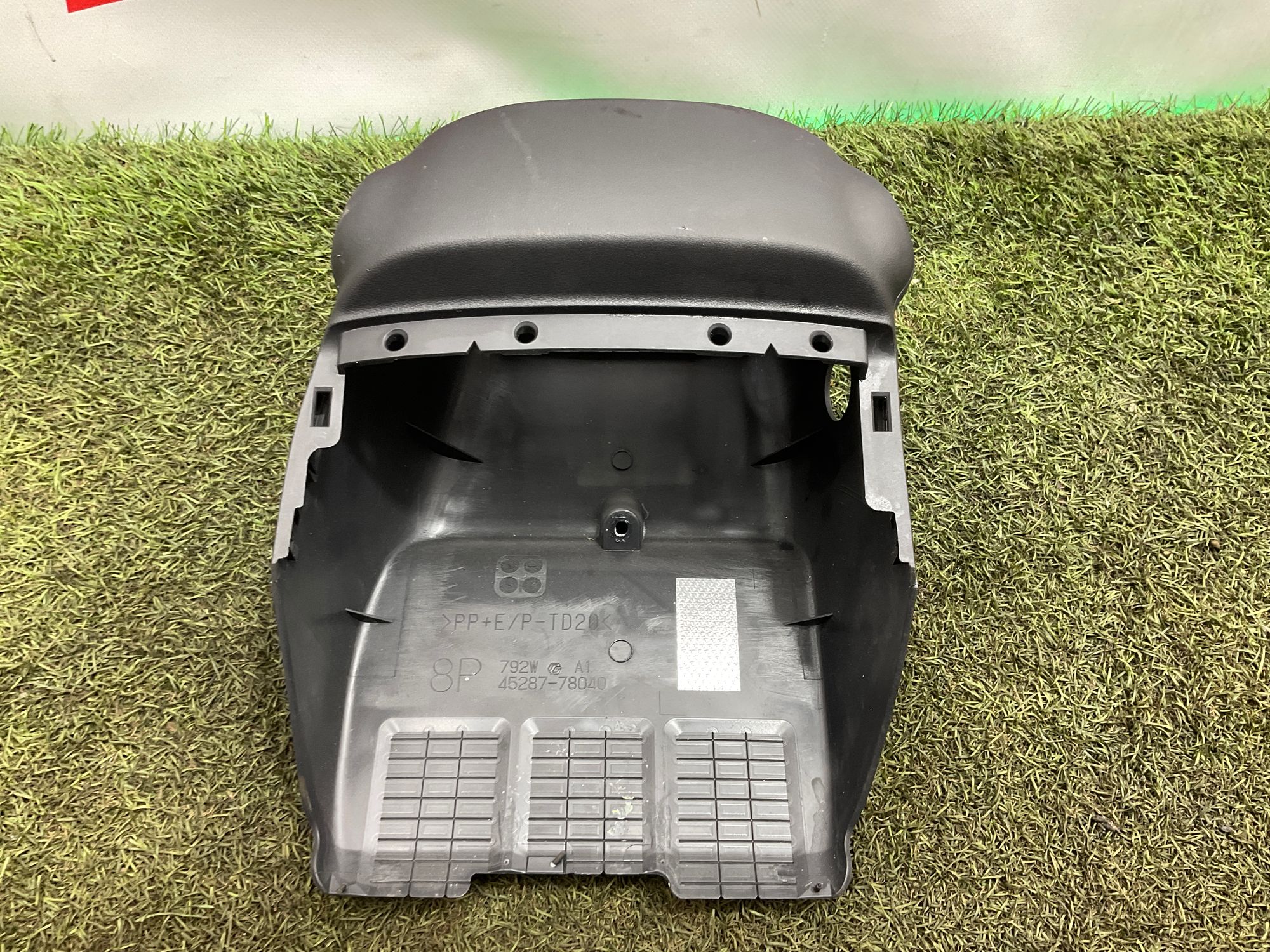 Кожух рулевой колонки Toyota Land Cruiser 300 (2021—2023) 2024, 6000 рублей, Москва