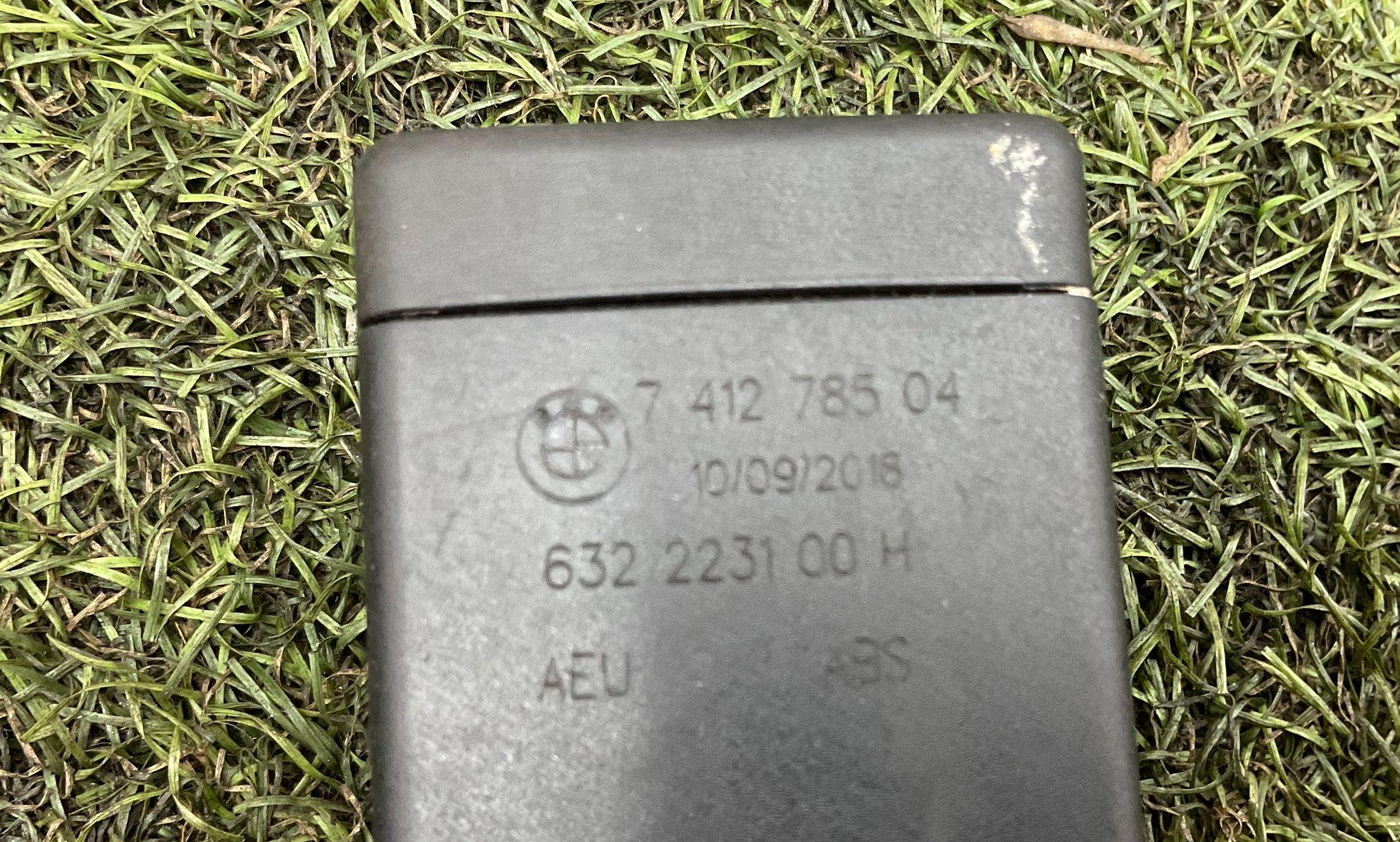 Замок ремня безопасности задний средний BMW M5, F90, 1000 рублей, Москва