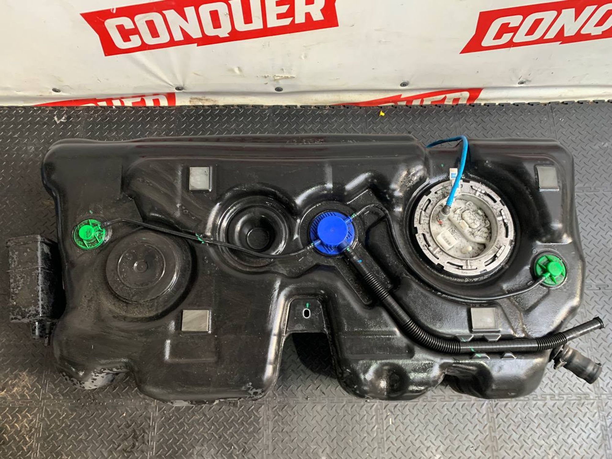 https://ycs.partsauto.market/partsauto-images/thmbs/userImages/h353NjtZg3VDP19b5HMt7LlpbQ93/part/46d6a87f-a986-41d8-8f8b-1b1b4752f4f7_1732009906618.jpg