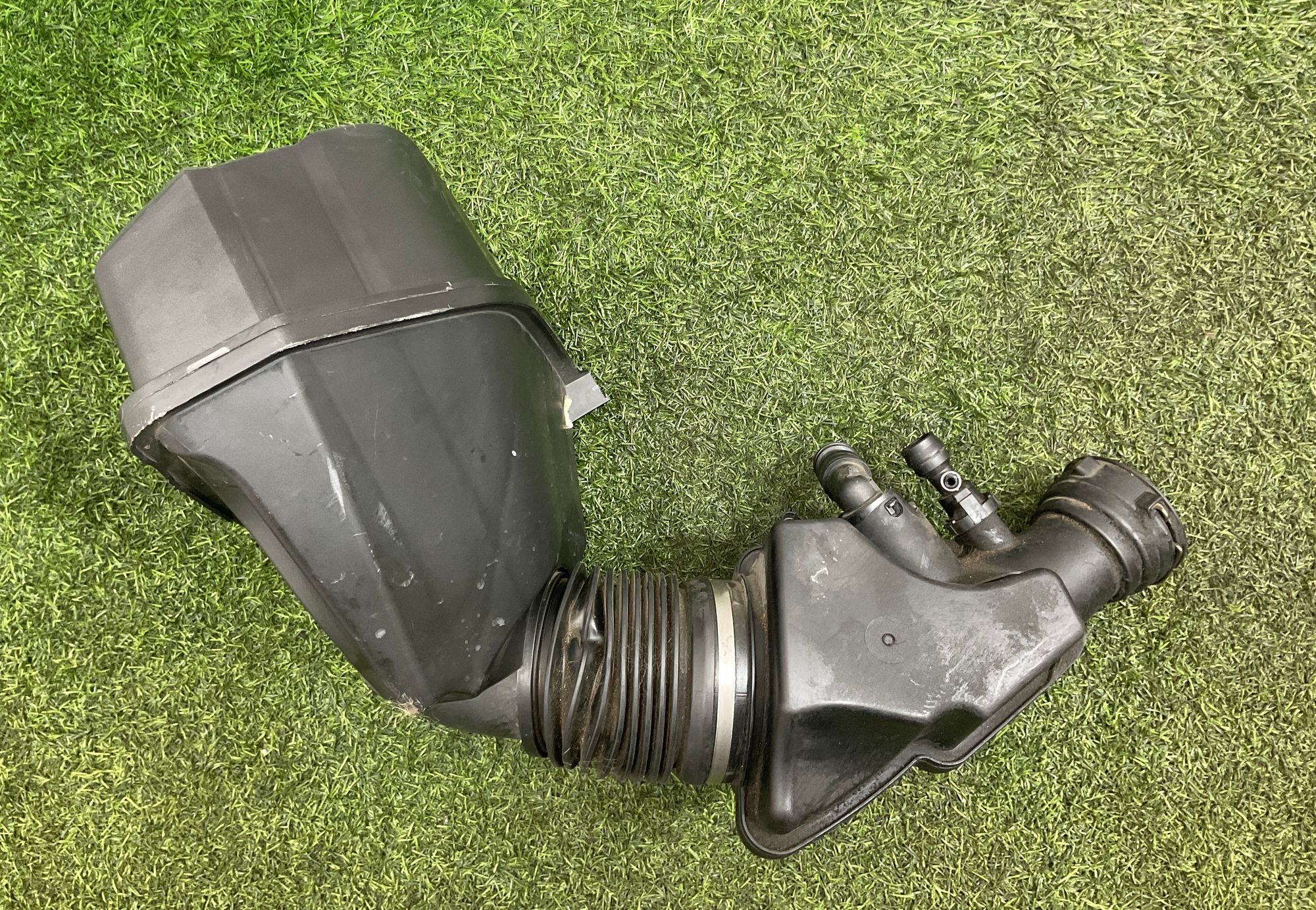 https://ycs.partsauto.market/partsauto-images/thmbs/userImages/h353NjtZg3VDP19b5HMt7LlpbQ93/part/46fb497d-42f3-4449-ad4d-854458fd7ba7_1745912301733.jpg