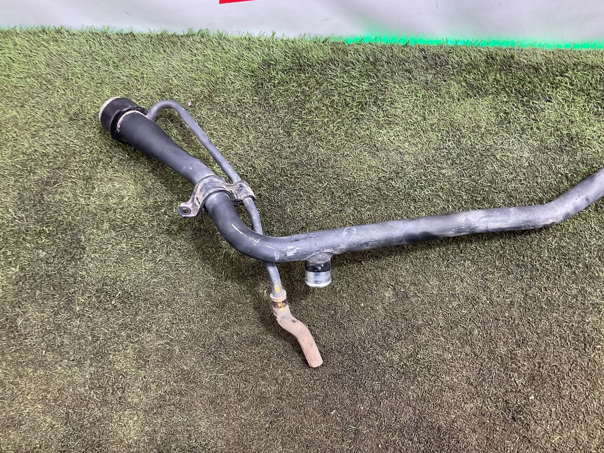 Горловина заливная топливного бака Toyota Land Cruiser 200 рестайлинг 2 (2015—2023) 2017, 3000 рублей, Москва