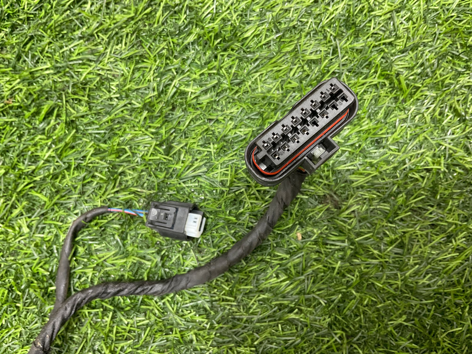 https://ycs.partsauto.market/partsauto-images/thmbs/userImages/h353NjtZg3VDP19b5HMt7LlpbQ93/part/47ba0680-90e2-4708-a9aa-a5045d6e4300_1735386167798.jpg