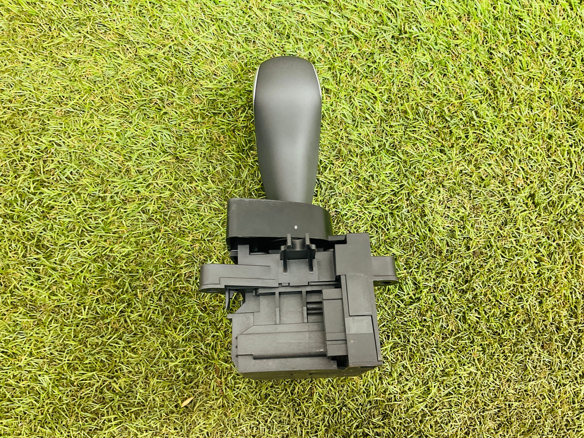 https://ycs.partsauto.market/partsauto-images/thmbs/userImages/h353NjtZg3VDP19b5HMt7LlpbQ93/part/487a0dff-1f8e-485f-8fde-34b6be2392e3_1779195735524.jpg