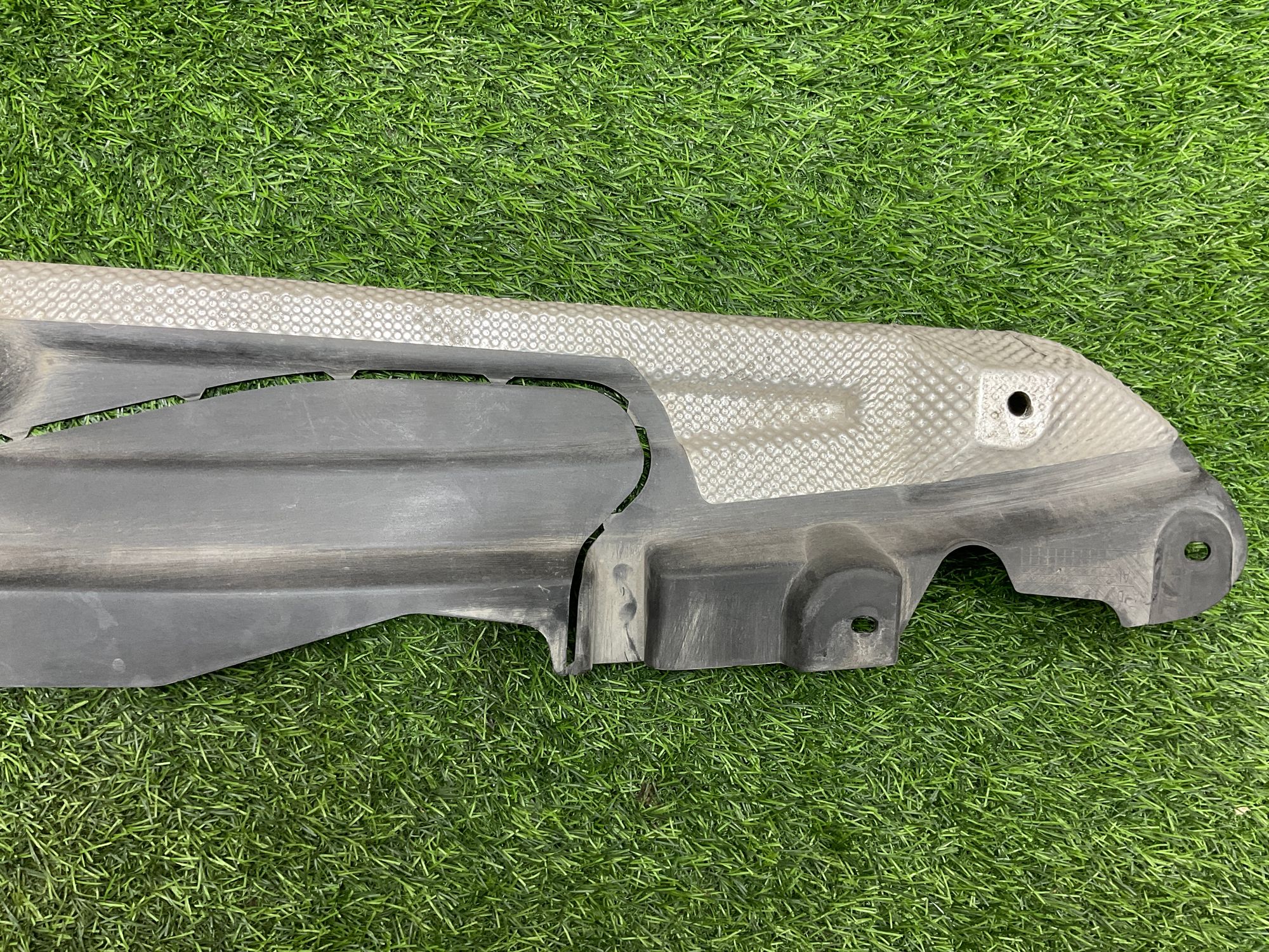 https://ycs.partsauto.market/partsauto-images/thmbs/userImages/h353NjtZg3VDP19b5HMt7LlpbQ93/part/487c486a-1579-4d51-ab20-f5ed0e178835_1734683275655.jpg