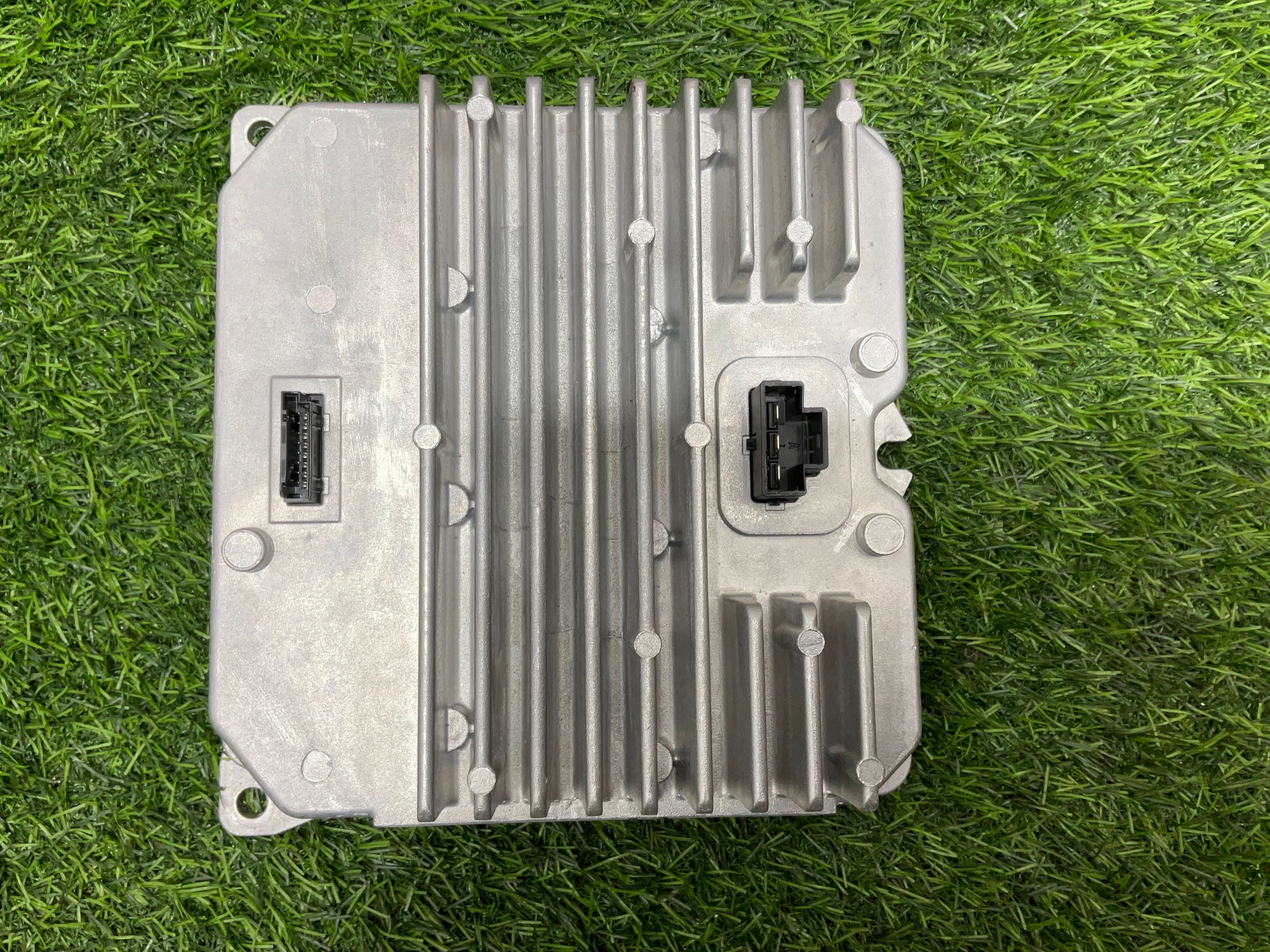 https://ycs.partsauto.market/partsauto-images/thmbs/userImages/h353NjtZg3VDP19b5HMt7LlpbQ93/part/48ba24de-50c8-4a2f-bbda-52615f1bd7e0_1734449563940.jpg
