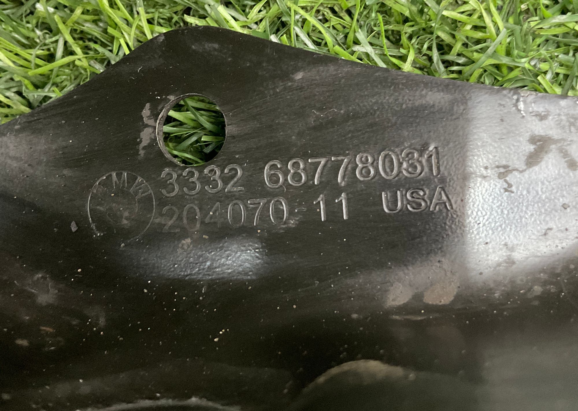 https://ycs.partsauto.market/partsauto-images/thmbs/userImages/h353NjtZg3VDP19b5HMt7LlpbQ93/part/49147410-9638-46be-8d8d-36de63f9bd4f_1743514390320.jpg