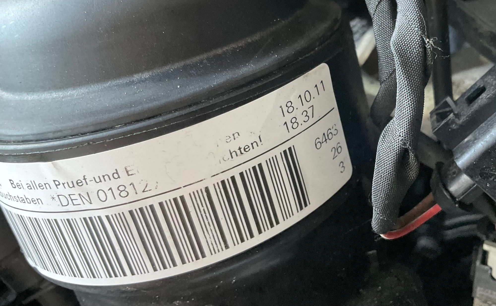 https://ycs.partsauto.market/partsauto-images/thmbs/userImages/h353NjtZg3VDP19b5HMt7LlpbQ93/part/492003a9-0002-4e38-b8ae-f108d4ec17b6_1786113140186.jpg