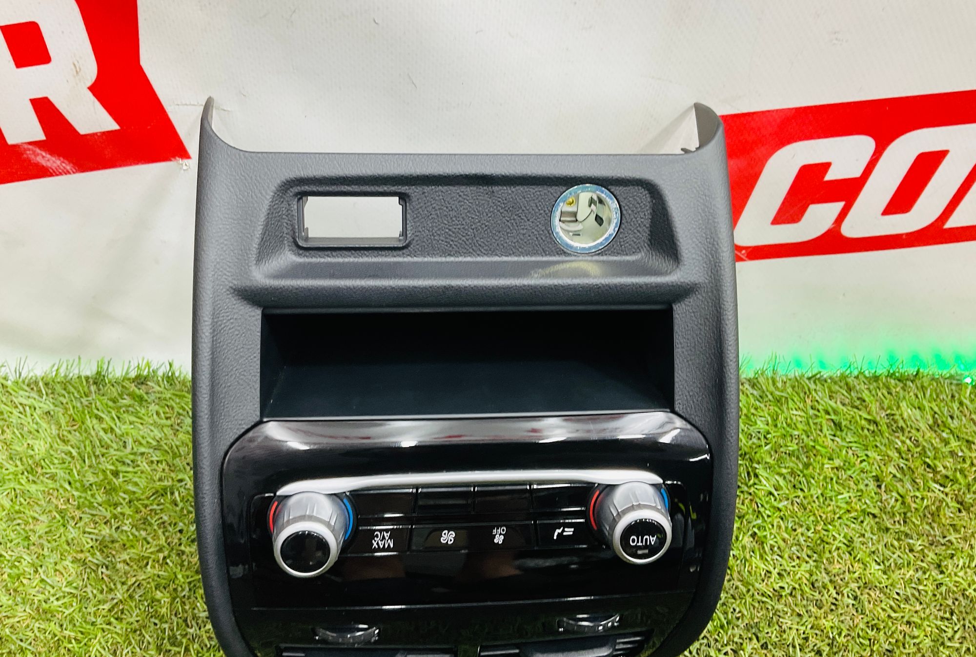 https://ycs.partsauto.market/partsauto-images/thmbs/userImages/h353NjtZg3VDP19b5HMt7LlpbQ93/part/496f7106-2e32-4b65-9766-5b0c93941dd3_1778771731049.jpg