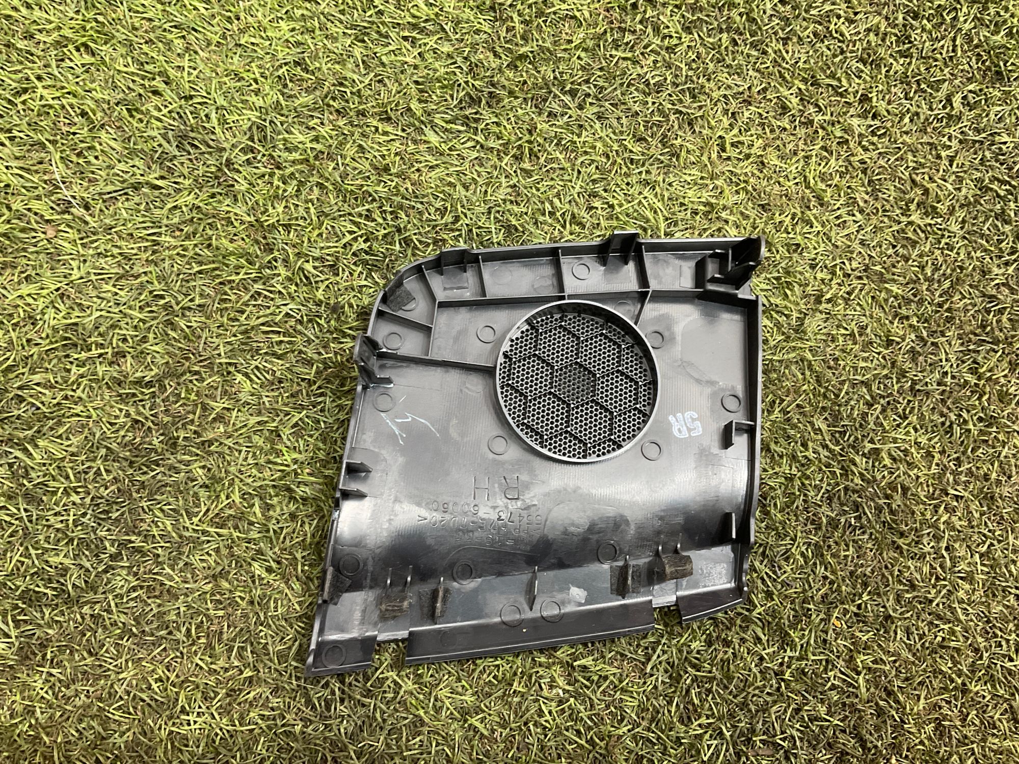 Сетка динамика правая Toyota Land Cruiser 200 рестайлинг 2 (2015—2023) 2017, 1500 рублей, Москва