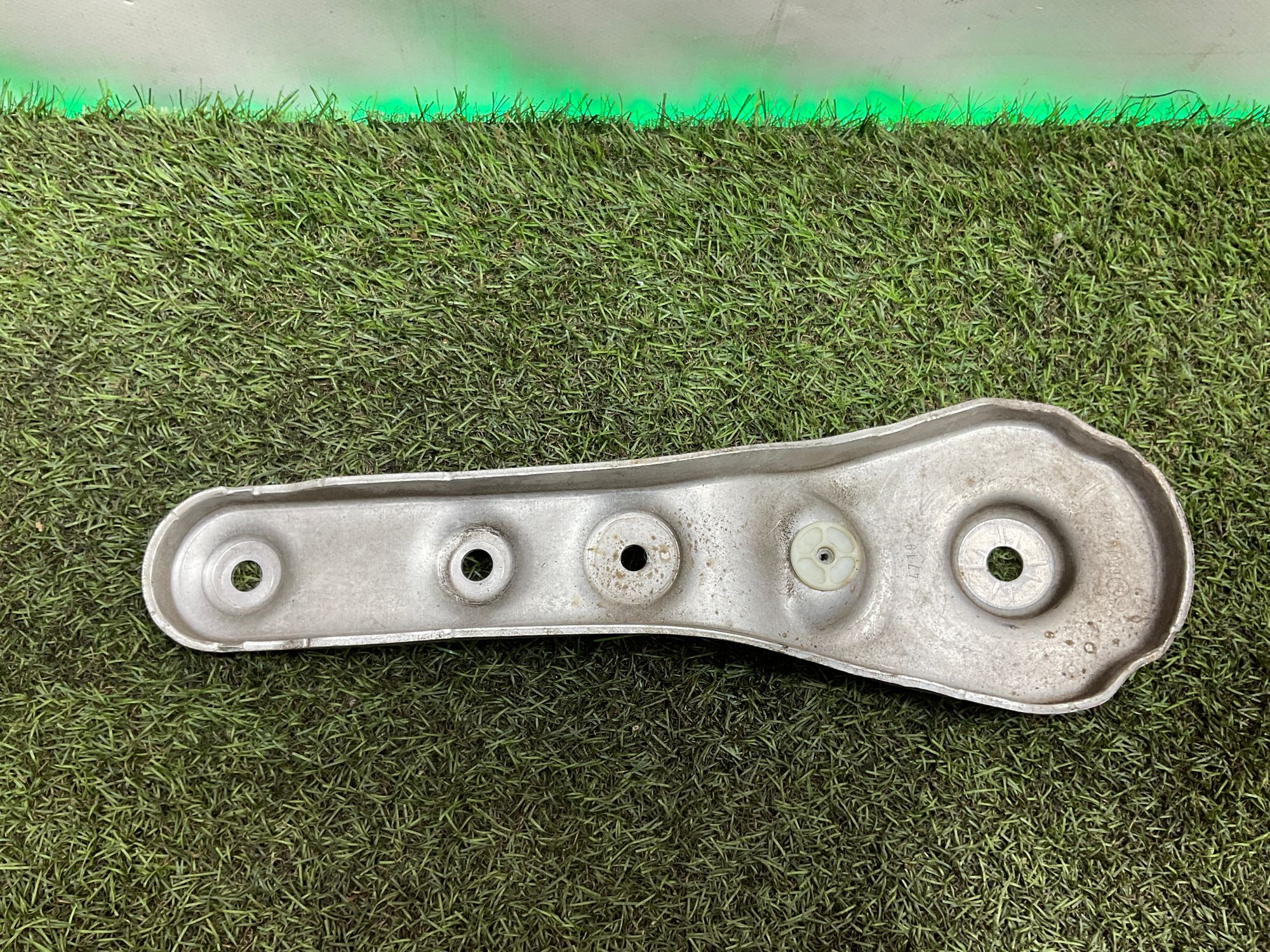 Тяга реактивная задняя BMW 5 серия, G30/G31 рестайлинг, 1000 рублей, Москва