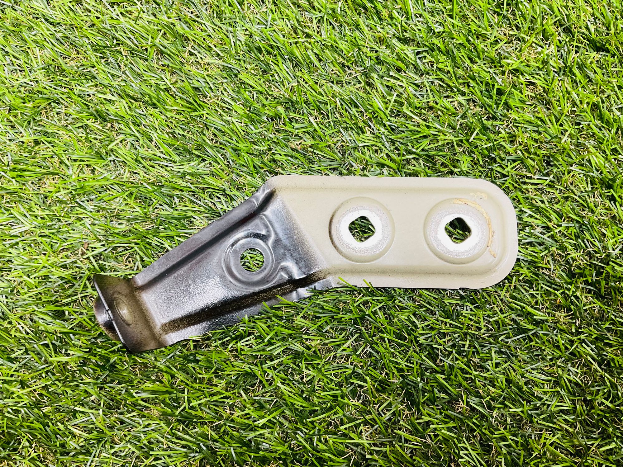 https://ycs.partsauto.market/partsauto-images/thmbs/userImages/h353NjtZg3VDP19b5HMt7LlpbQ93/part/4a562081-d096-405a-b04c-710ff2d493d6_1785333502064.jpg