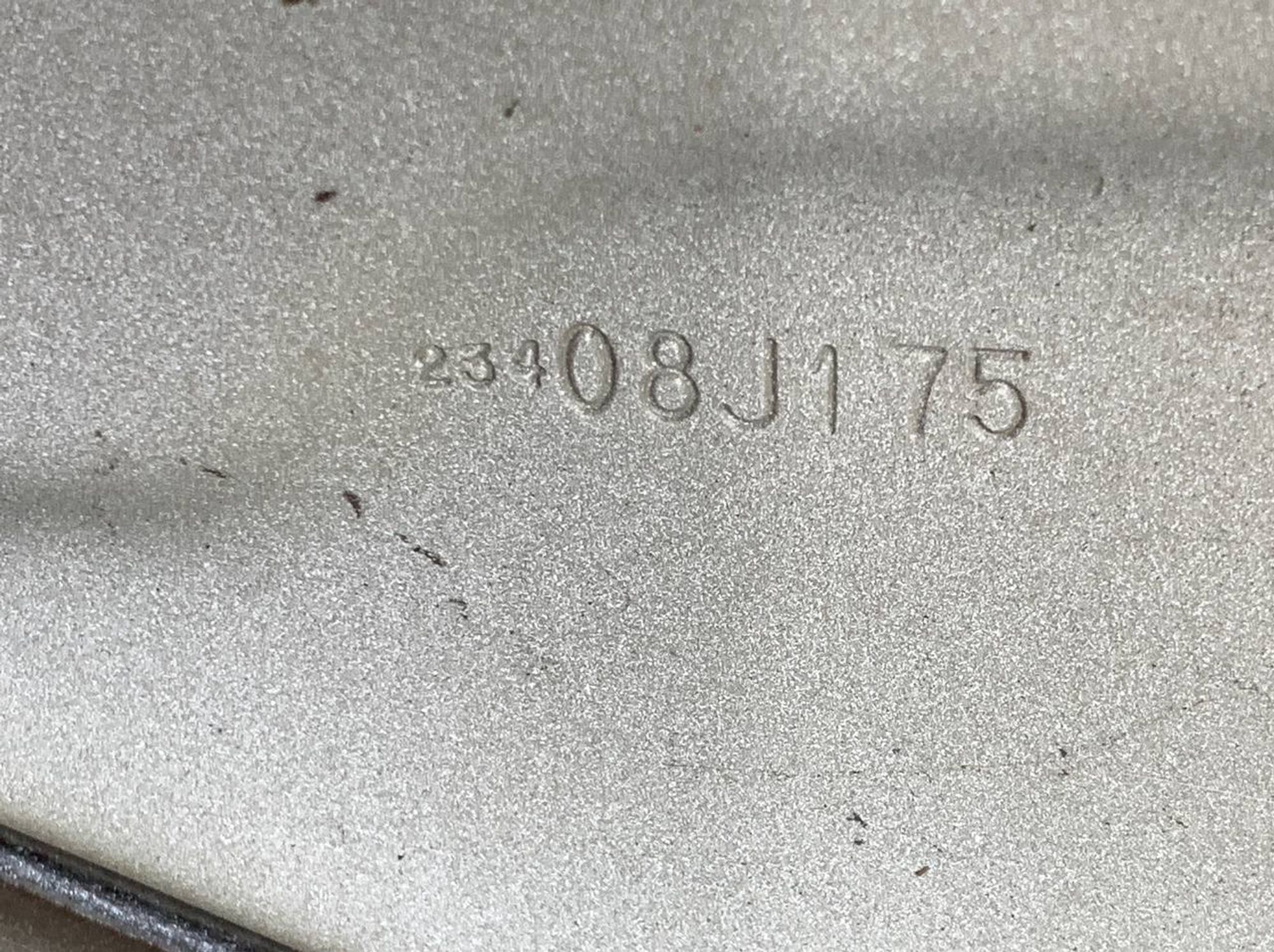 https://ycs.partsauto.market/partsauto-images/thmbs/userImages/h353NjtZg3VDP19b5HMt7LlpbQ93/part/4aa98347-0b8e-462a-98d8-65127119c0e9_1723816382002.jpg