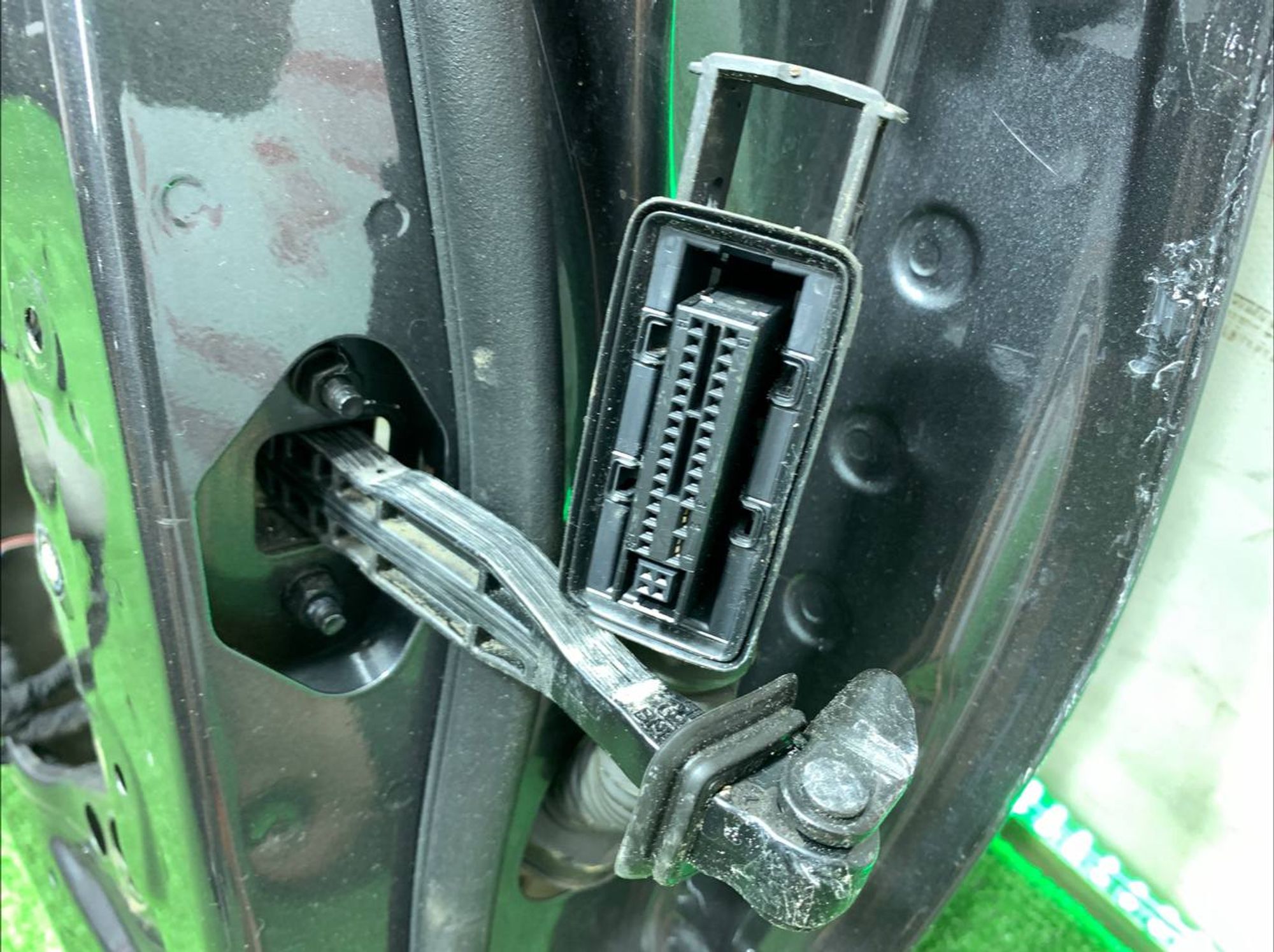 https://ycs.partsauto.market/partsauto-images/thmbs/userImages/h353NjtZg3VDP19b5HMt7LlpbQ93/part/4af5415a-75c5-4553-ac08-775b21b6ee6b_1719845996071.jpg