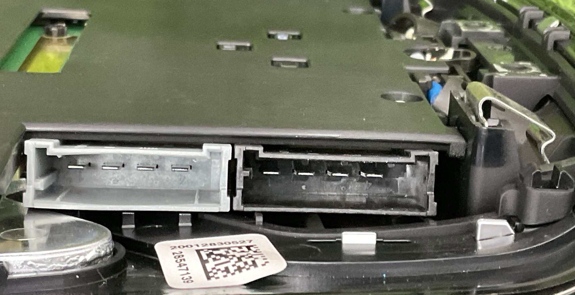 https://ycs.partsauto.market/partsauto-images/thmbs/userImages/h353NjtZg3VDP19b5HMt7LlpbQ93/part/4b08eedc-05d1-431c-a1ab-e76e2b4e9cc9_1737617955421.jpg
