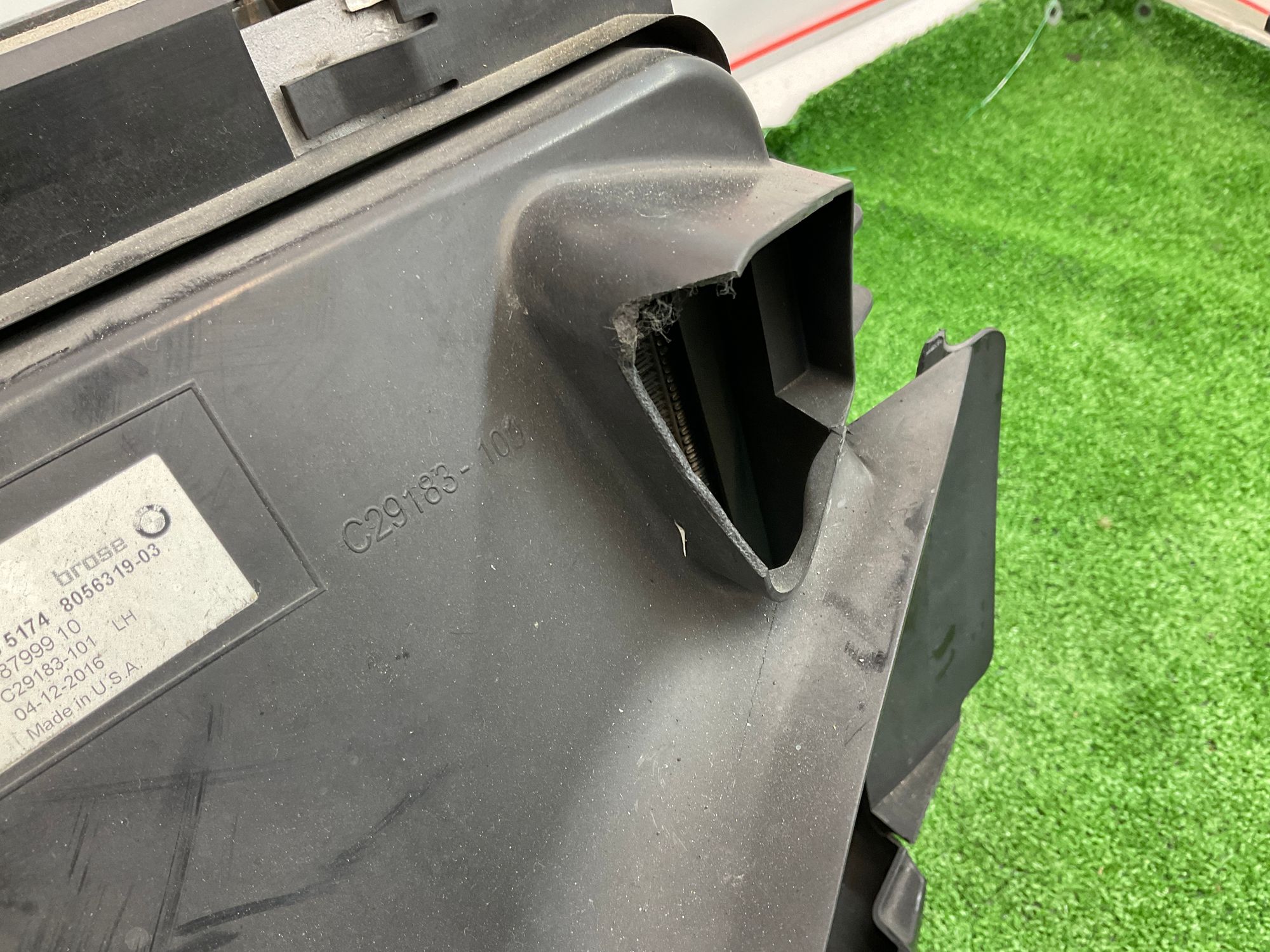 https://ycs.partsauto.market/partsauto-images/thmbs/userImages/h353NjtZg3VDP19b5HMt7LlpbQ93/part/4b0e01ce-9d85-4265-a741-40f0252f5853_1745507508539.jpg