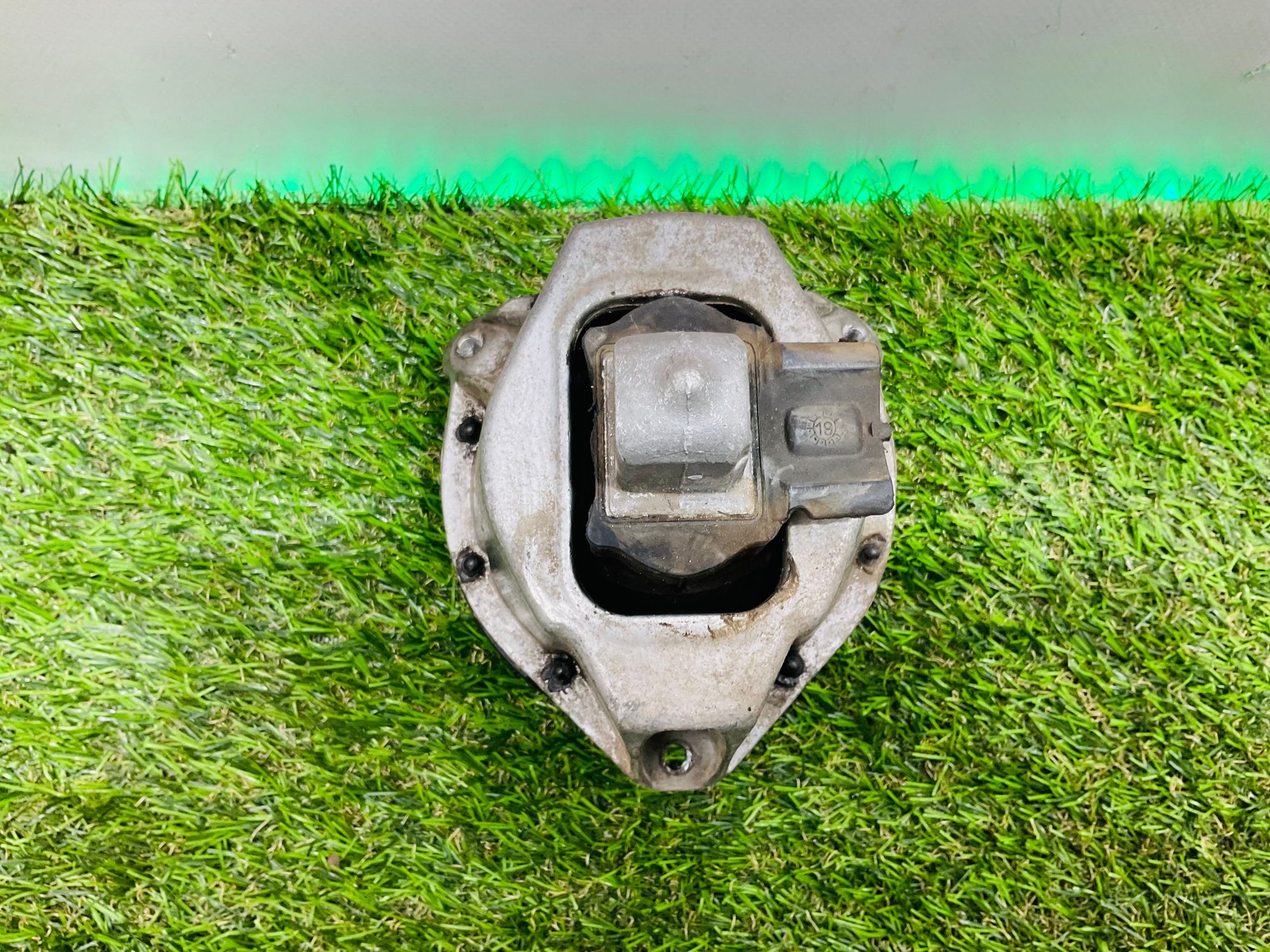 https://ycs.partsauto.market/partsauto-images/thmbs/userImages/h353NjtZg3VDP19b5HMt7LlpbQ93/part/4b6b1d83-001e-46bc-af72-305c9d8d0093_1781598368421.jpg