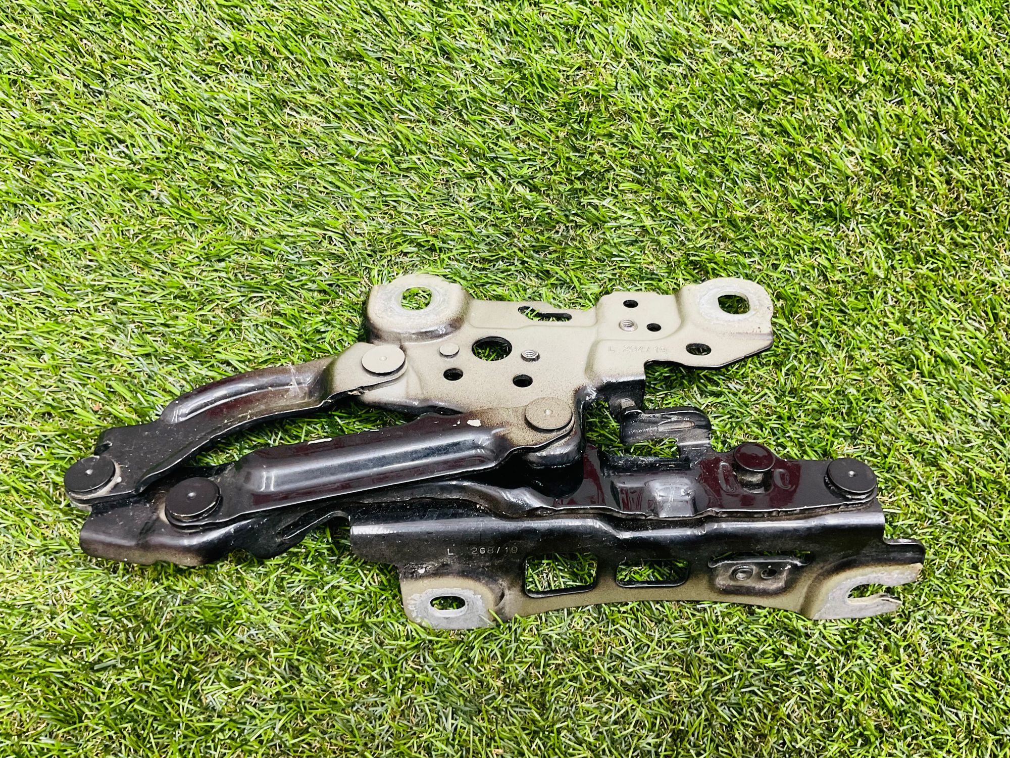 https://ycs.partsauto.market/partsauto-images/thmbs/userImages/h353NjtZg3VDP19b5HMt7LlpbQ93/part/4b7d7120-b25b-4bdb-883b-88e67ec1972e_1785405449976.jpg