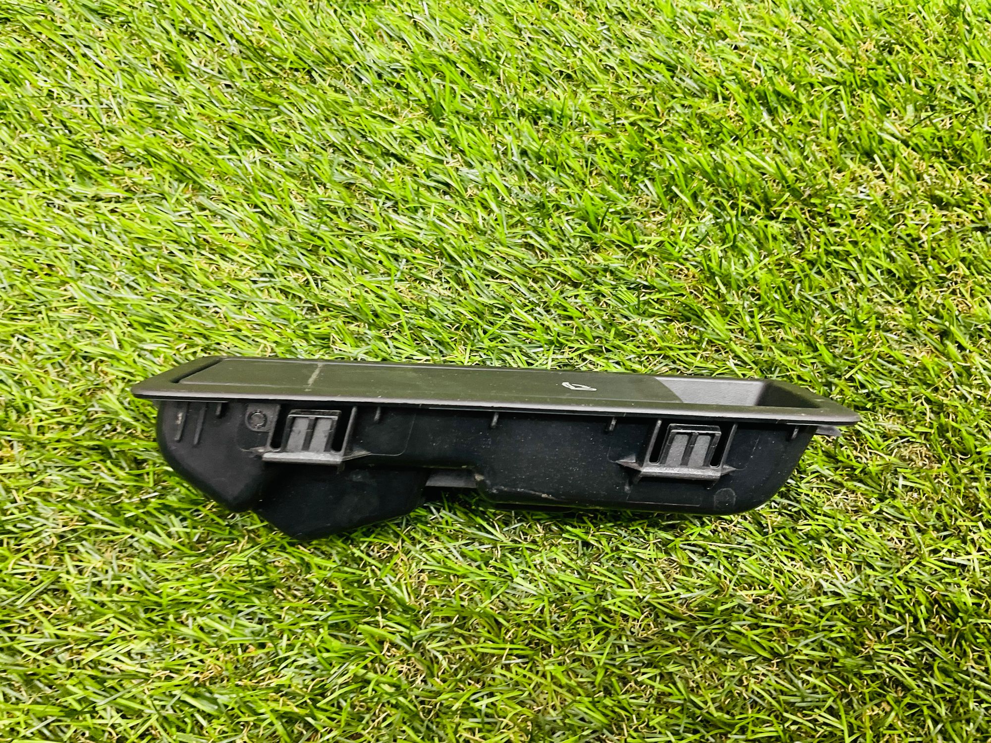 https://ycs.partsauto.market/partsauto-images/thmbs/userImages/h353NjtZg3VDP19b5HMt7LlpbQ93/part/4b7f7a05-26cf-4128-8f4e-c840559568c3_1785851997577.jpg