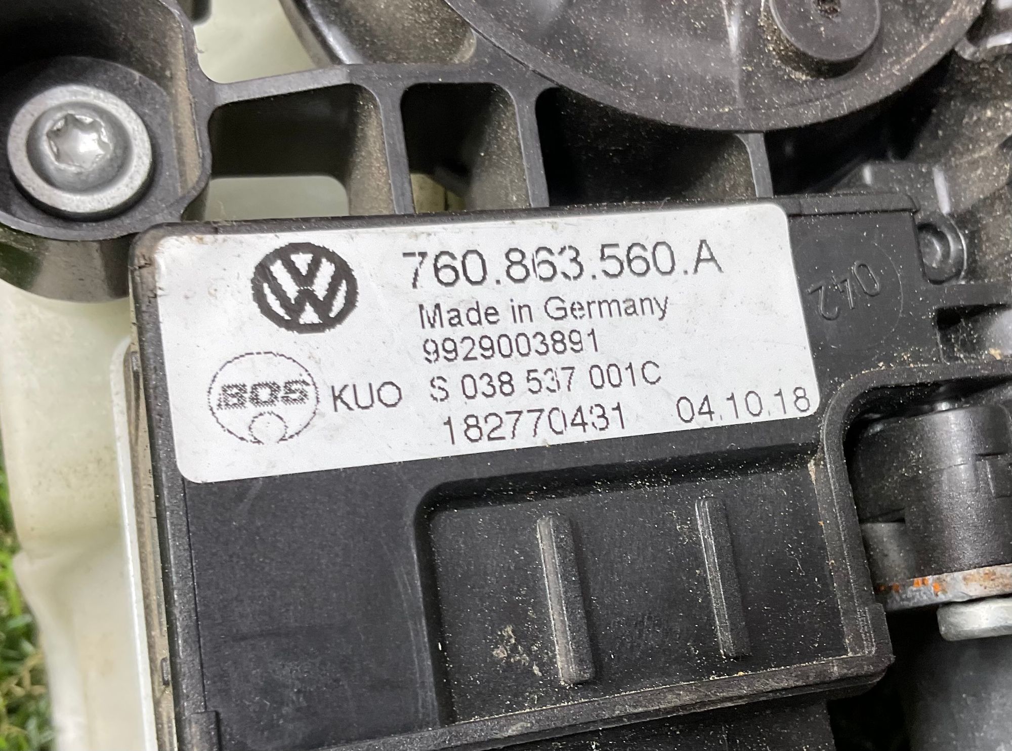 https://ycs.partsauto.market/partsauto-images/thmbs/userImages/h353NjtZg3VDP19b5HMt7LlpbQ93/part/4c49504a-074f-4195-953d-71ec48592b86_1786778887655.jpg