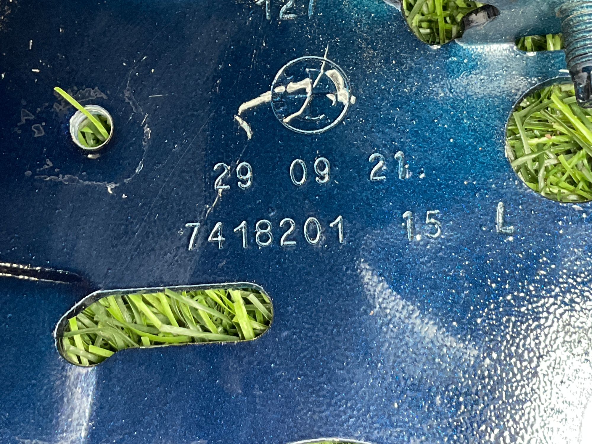 https://ycs.partsauto.market/partsauto-images/thmbs/userImages/h353NjtZg3VDP19b5HMt7LlpbQ93/part/4c516e8e-708a-4c74-b0fb-e3bfe40ea13c_1734964692611.jpg