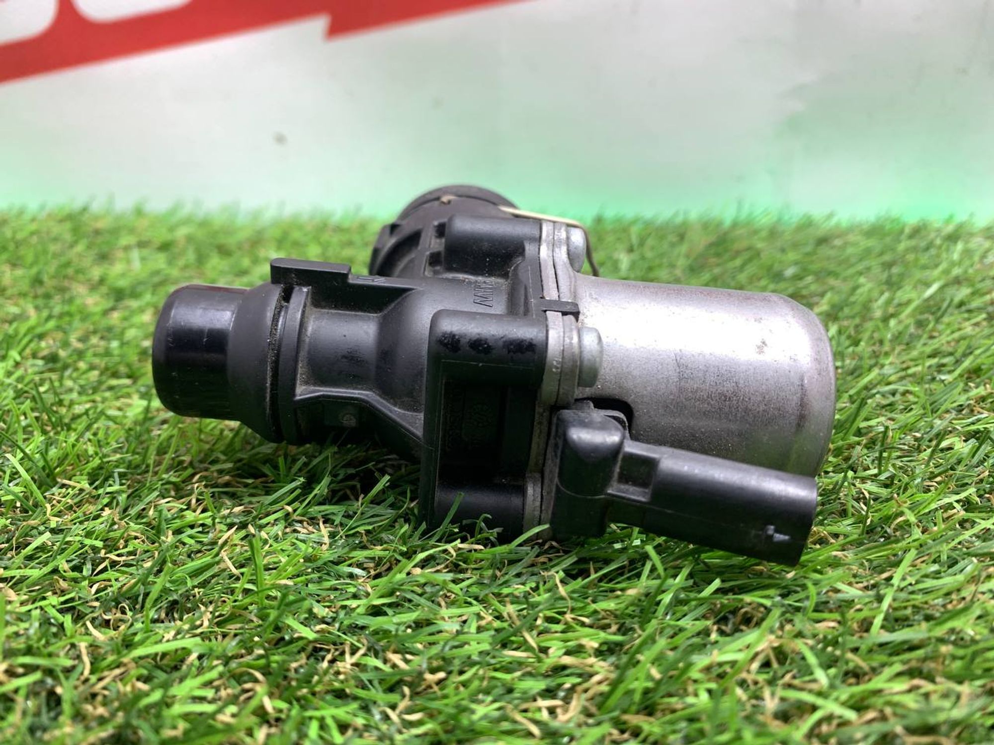 https://ycs.partsauto.market/partsauto-images/thmbs/userImages/h353NjtZg3VDP19b5HMt7LlpbQ93/part/4c5ac8d5-4d0a-4b11-9250-3b6aac839b19_1708689575452.jpg